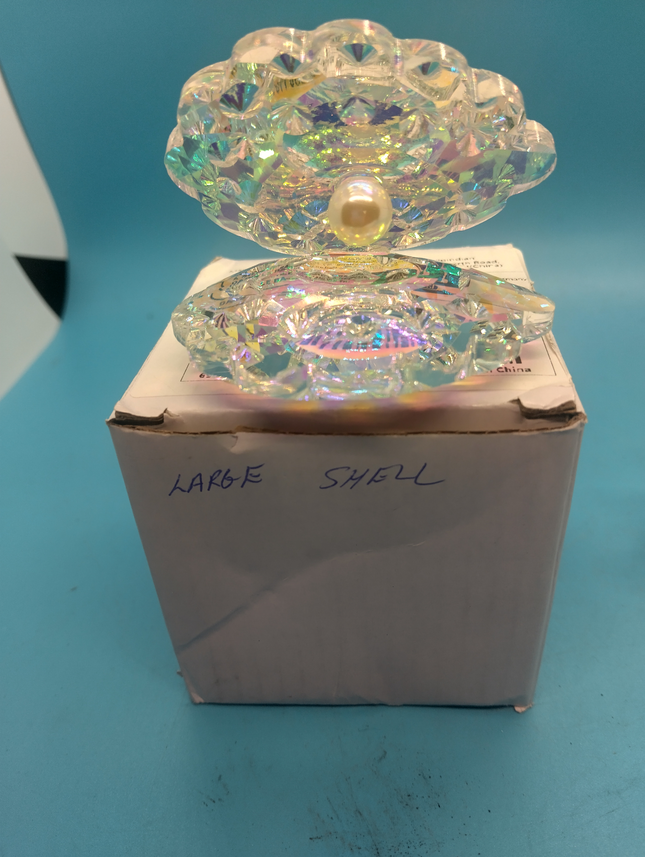 NEW BOXED GLASS OYSTER SHELL WITH PEARL