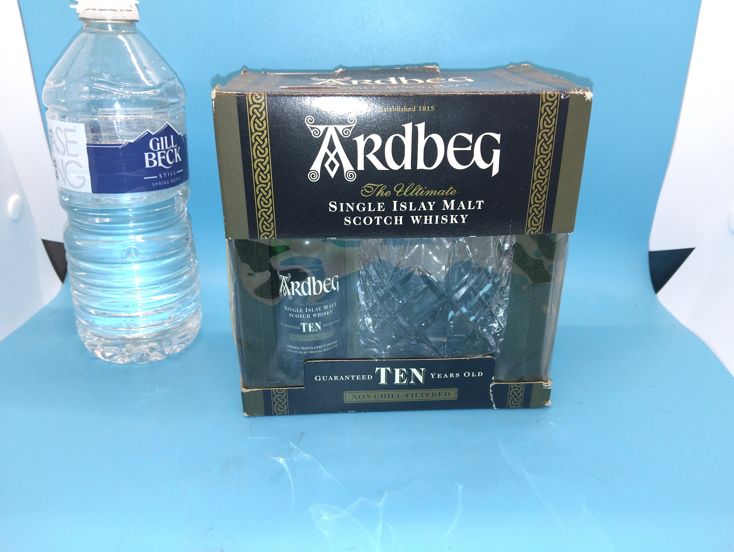 BOXED ARDBEG GIFT SET MALT WHISKY AND GLASS