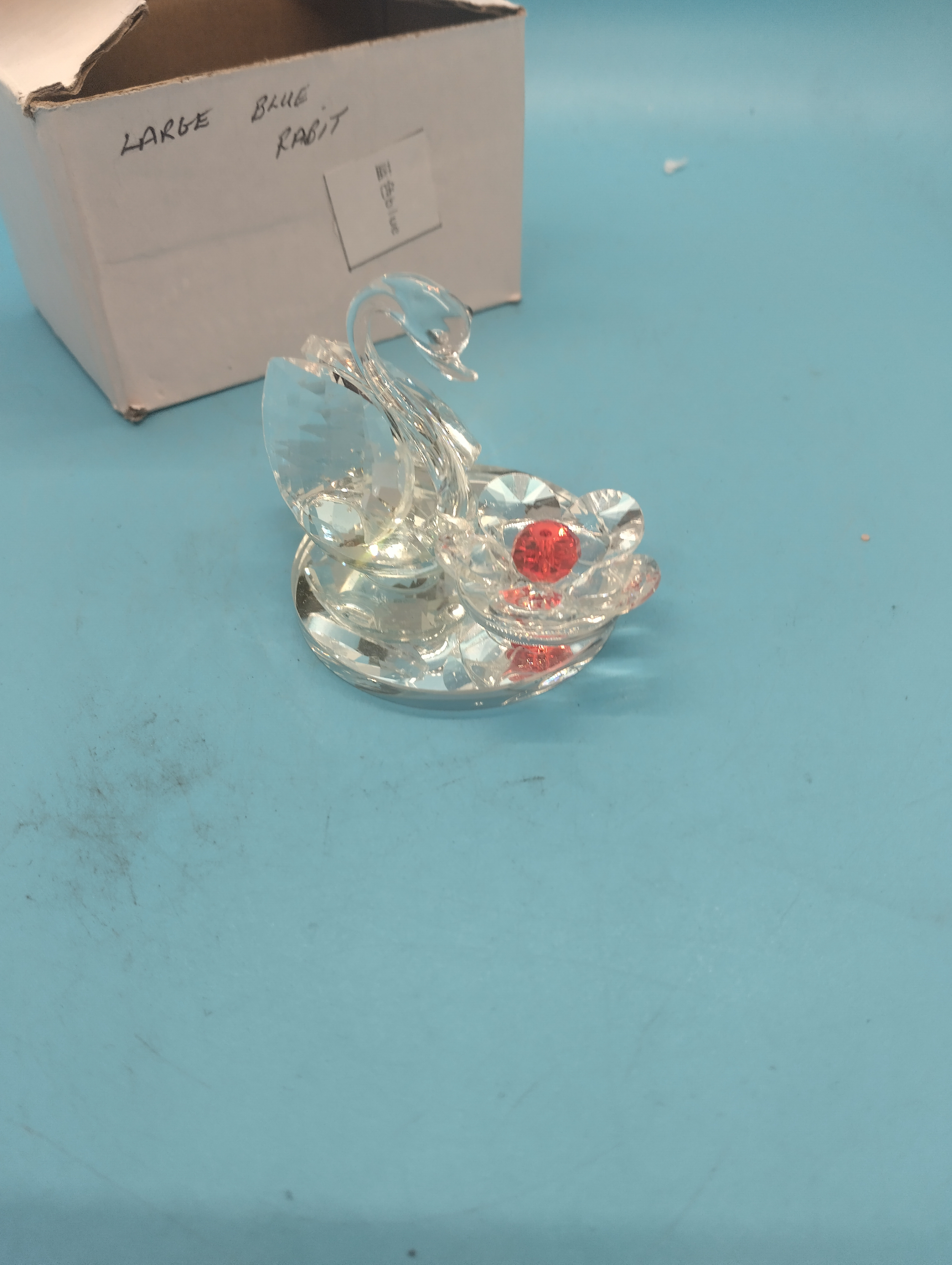 NEW BOXED GLASS SWAN