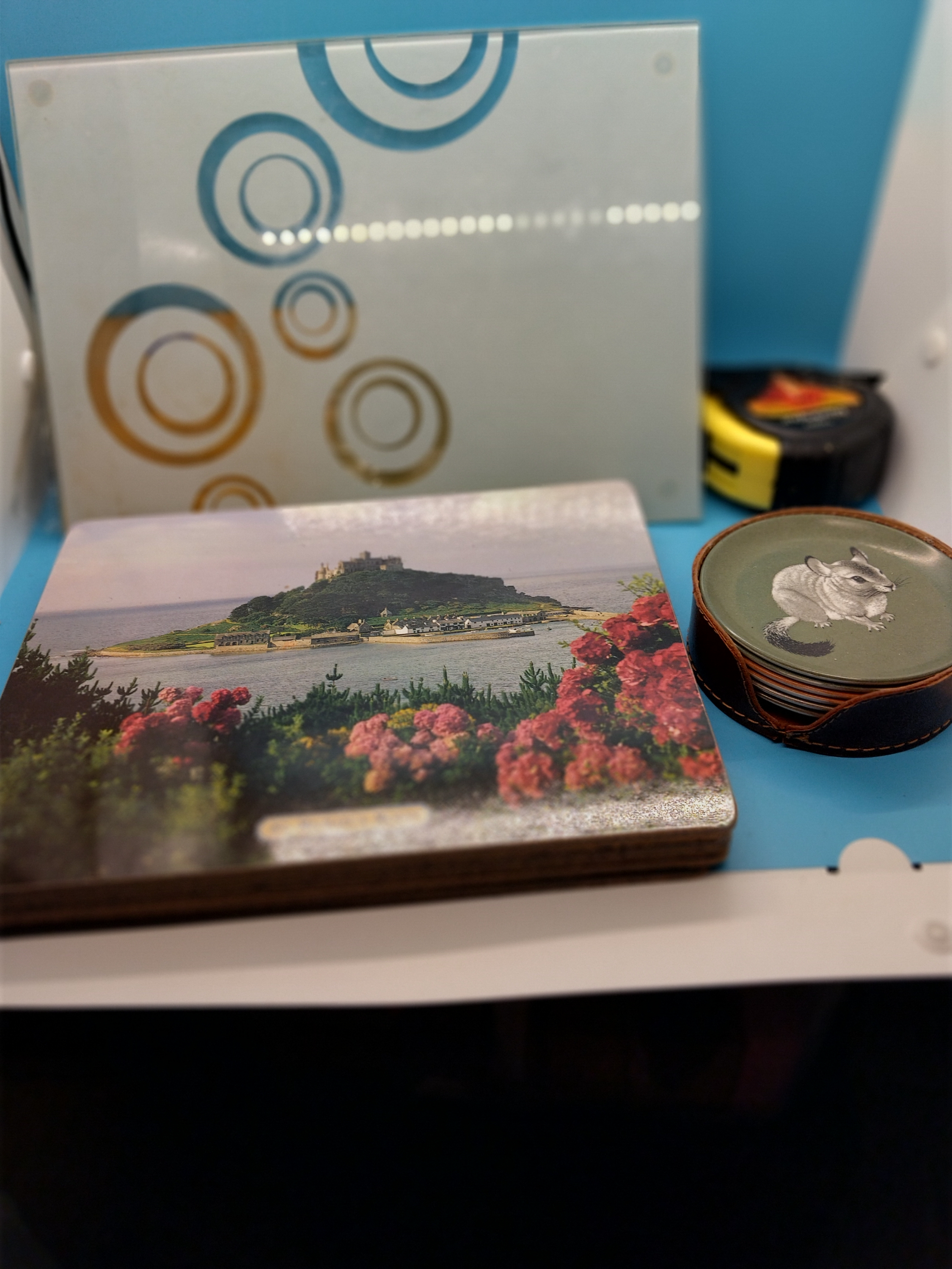 NICE COLLECTION OF PLACE MATS AND COASTERS