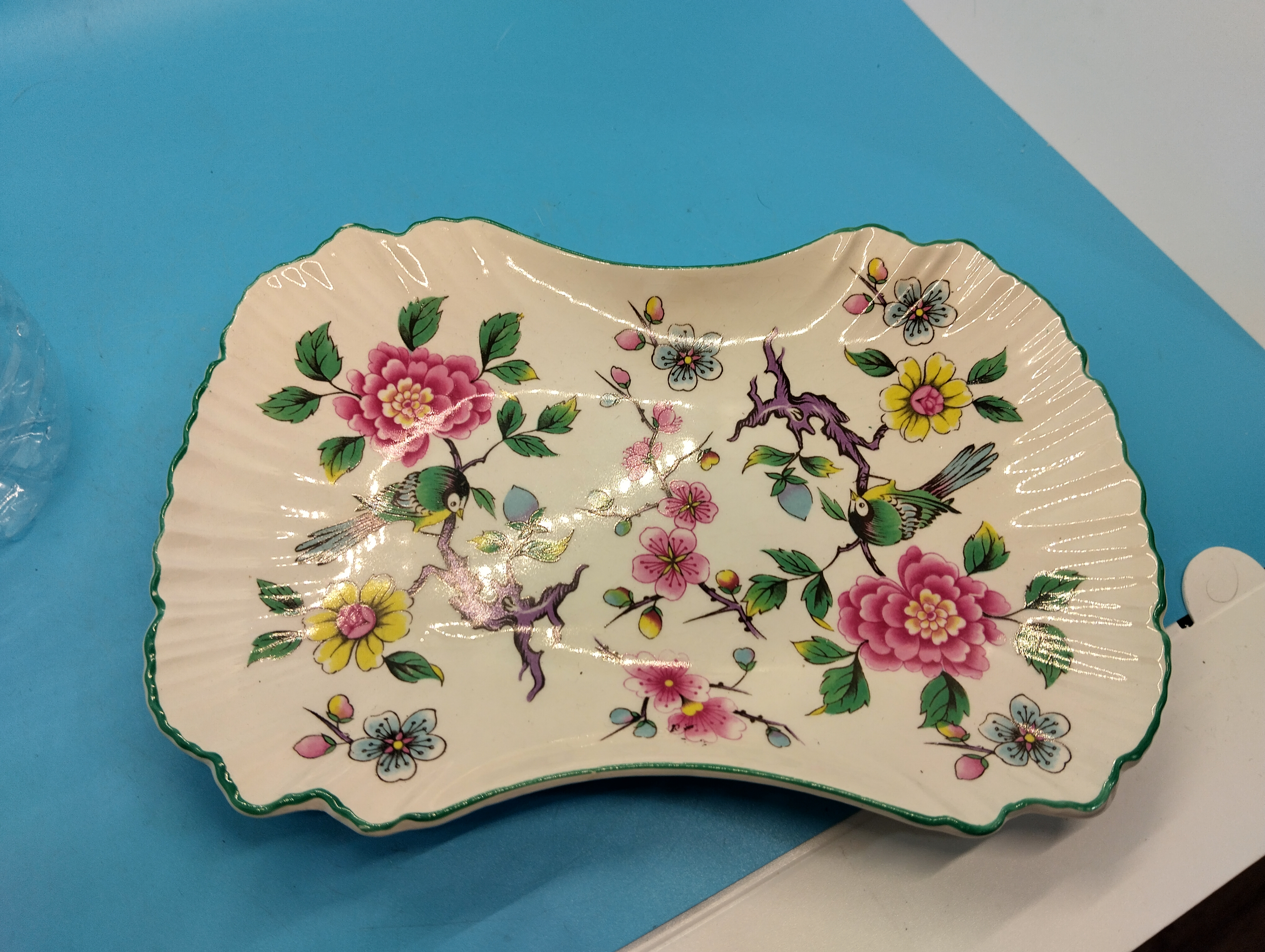 VERY NICE OLD FOLEY CHINESE ROSE DISH