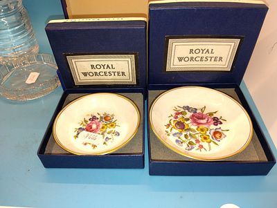 TWO VERY NICE BOXED ROYAL WORCESTER PIN DISHES