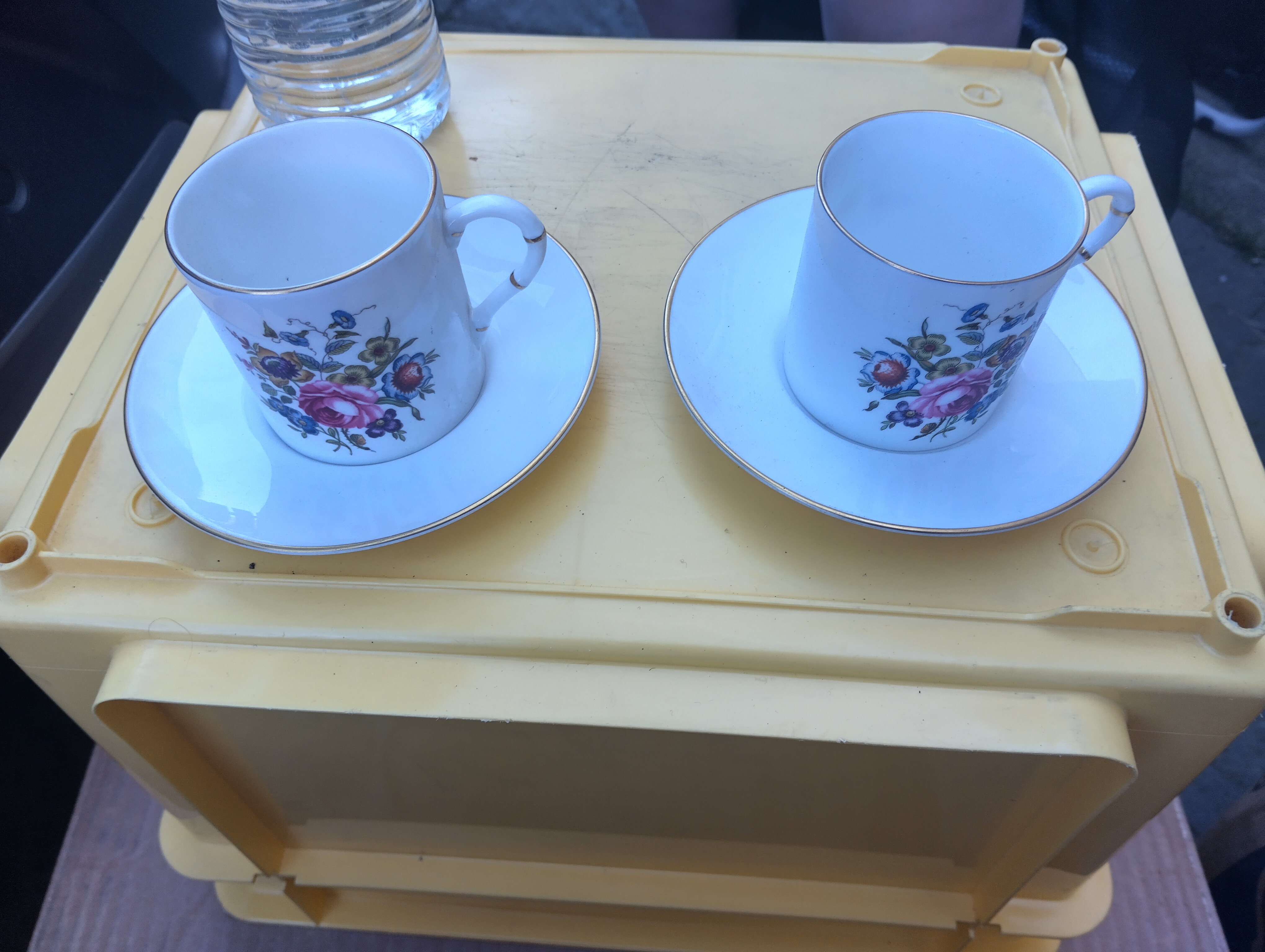 VERY NICE PAIR OF ROYAL WORCESTER COFFEE CANS AND SAUCERS