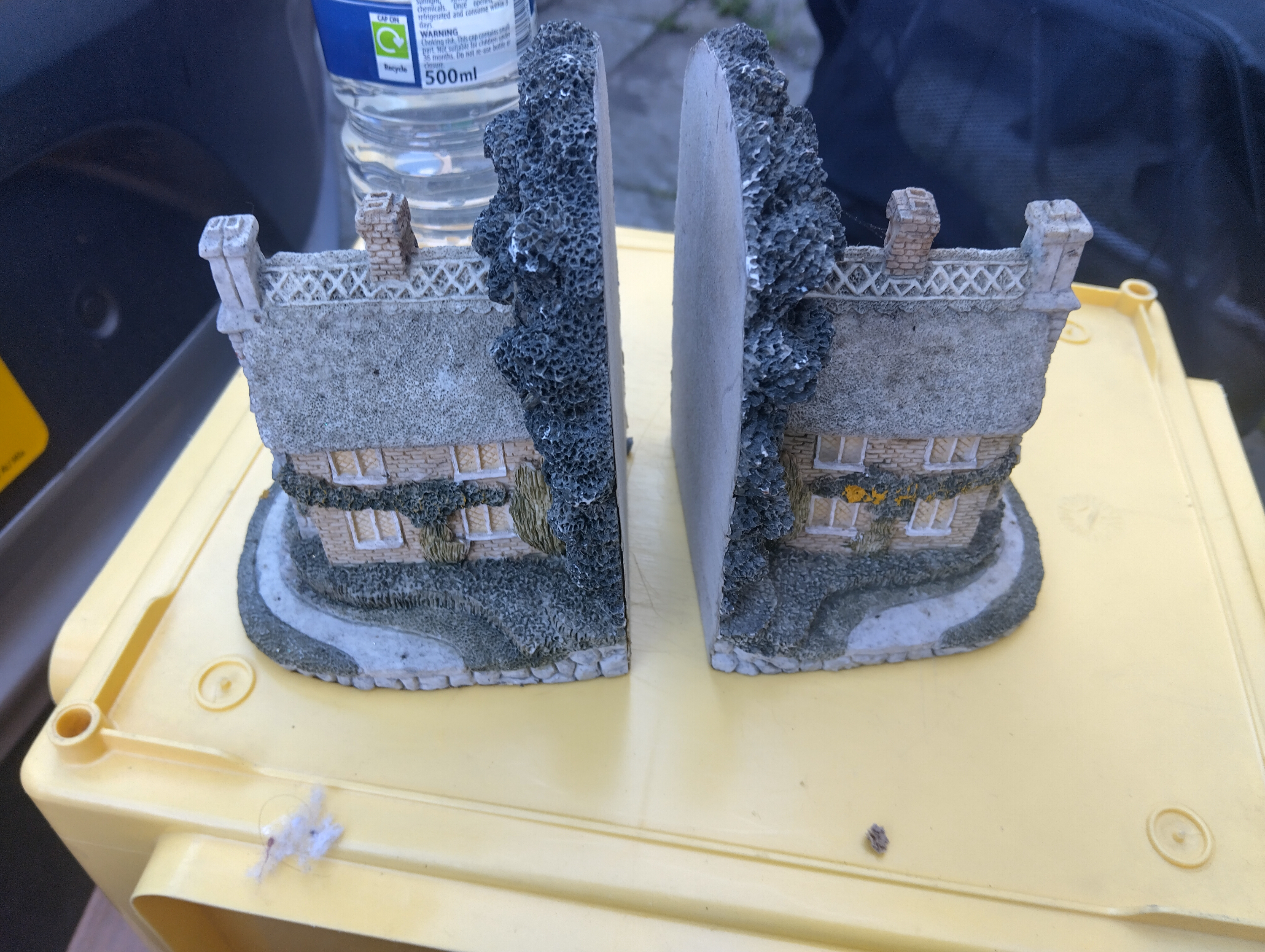 PAIR OF HOUSE BOOK ENDS