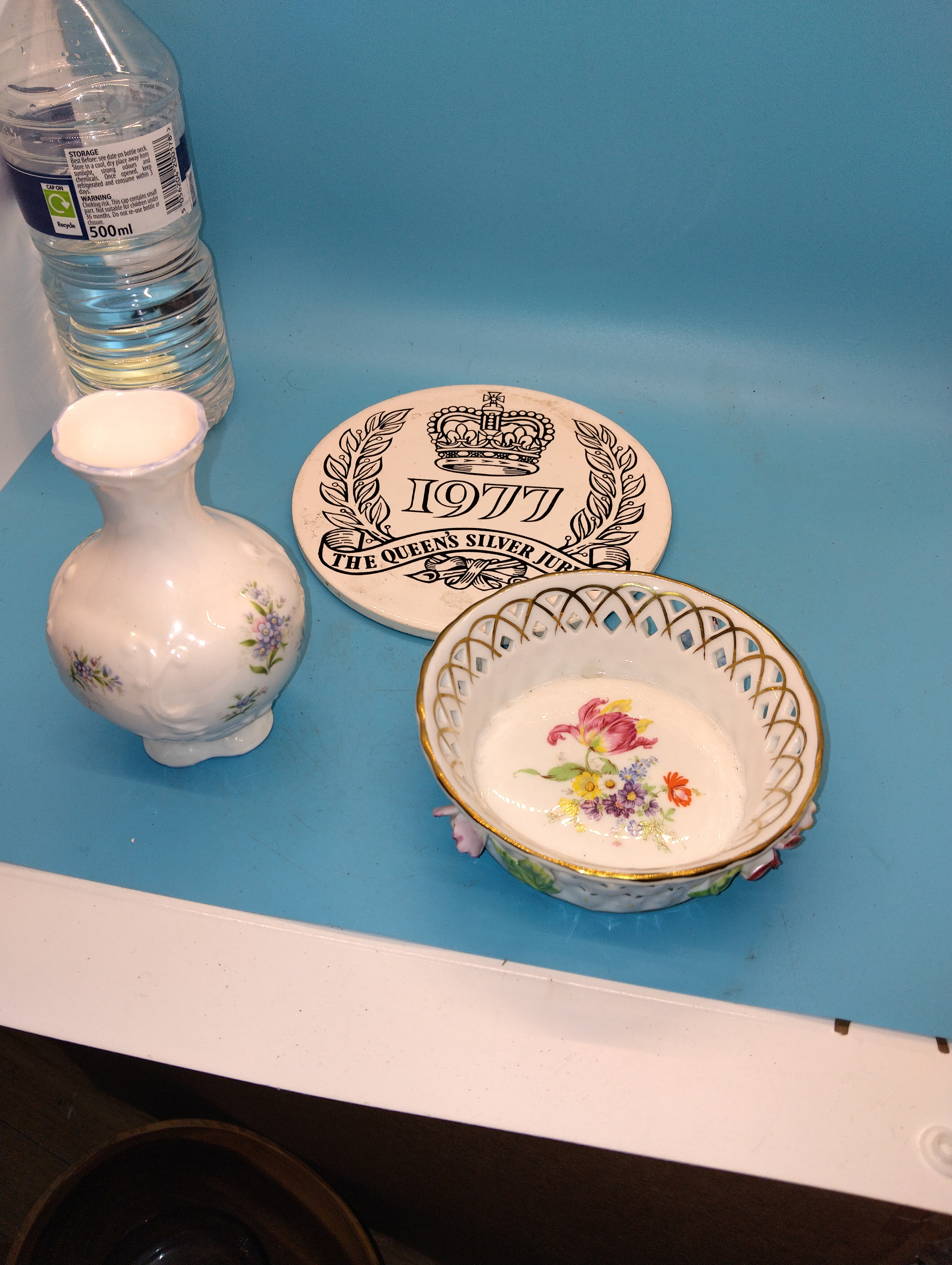NICE SELECTION OF CHINA INCLUDING ROSINA VASE AND JUBILEE TEA POT REST ETC