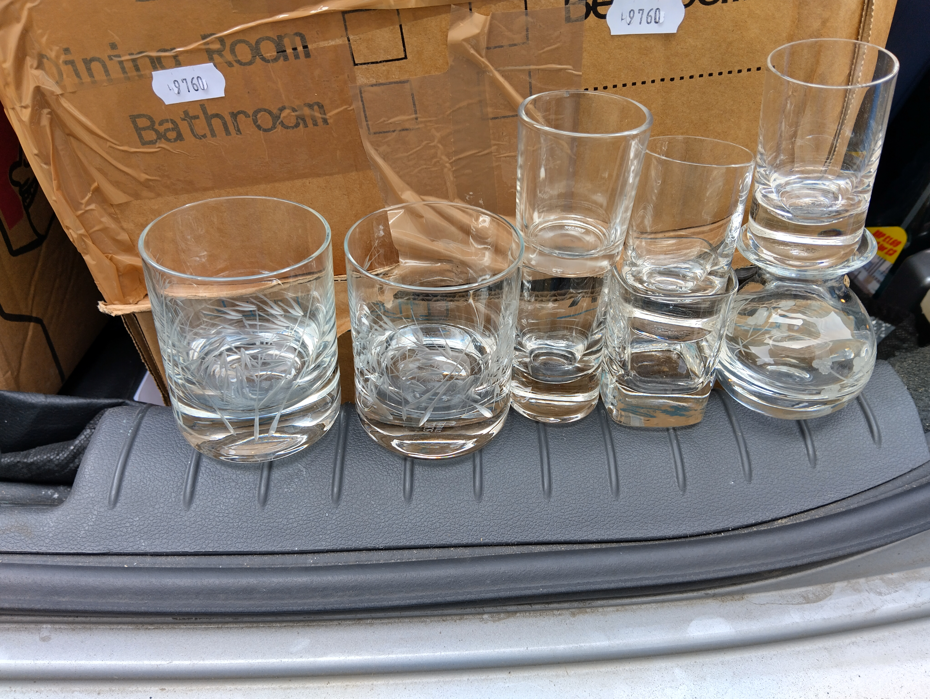 VERY NICE SELECTION OF WHISKY GLASSES