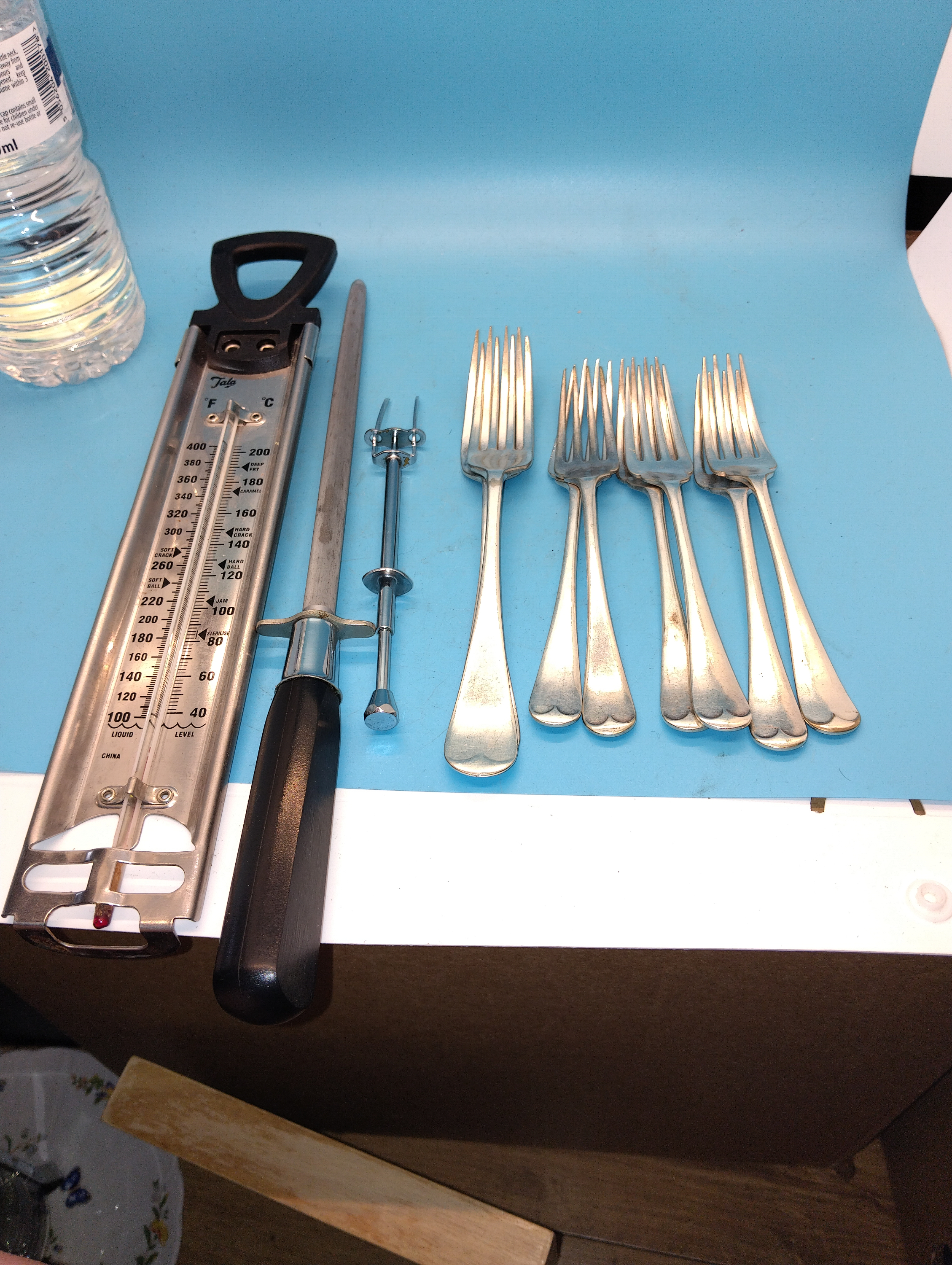 NICE SELECTION OF COOKING IMPLEMENTS INCLUDING SHARPENER AND QUALITY THERMOMETER ETC