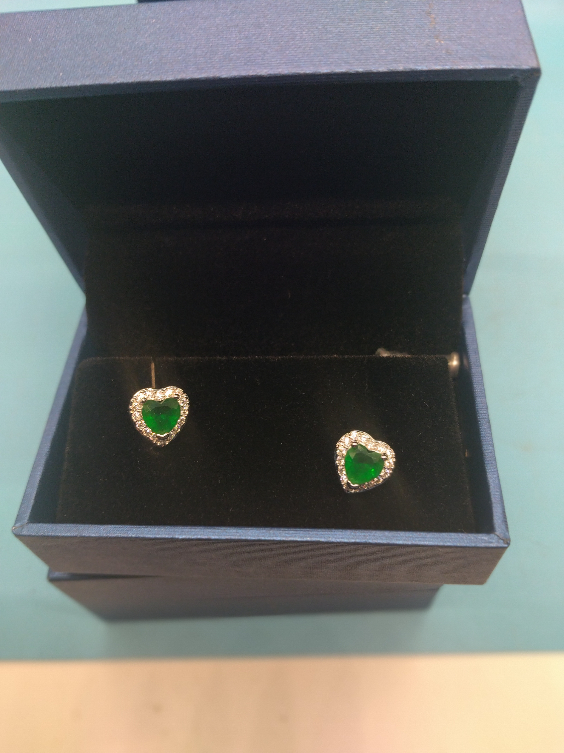 NEW BOXED HEART SILVER 925 EARINGS WITH GREEN STONE
