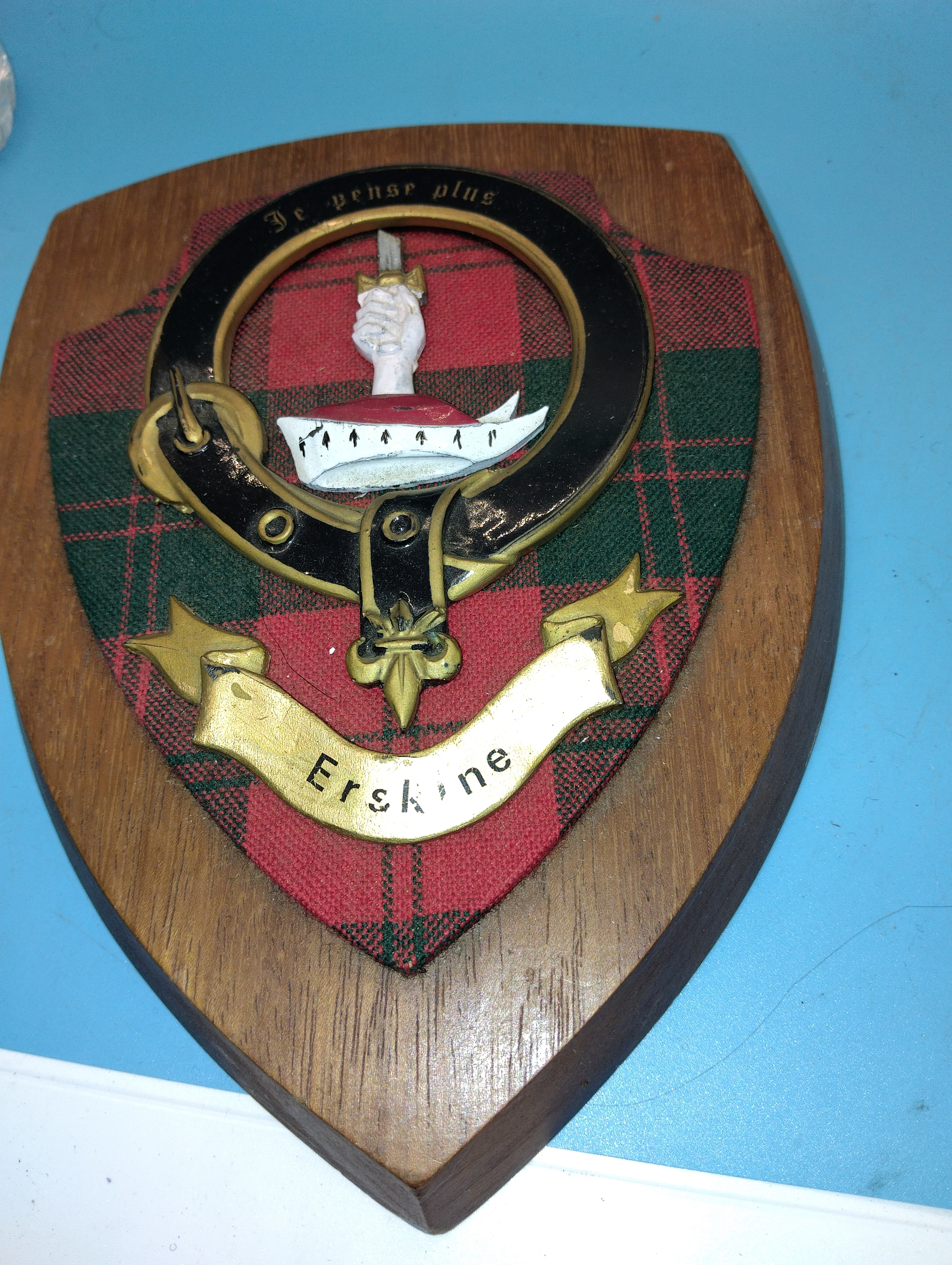 NICE SCOTTISH PLAQUE OF ERSKINE MADE IN ANSTRUTHER FIFE