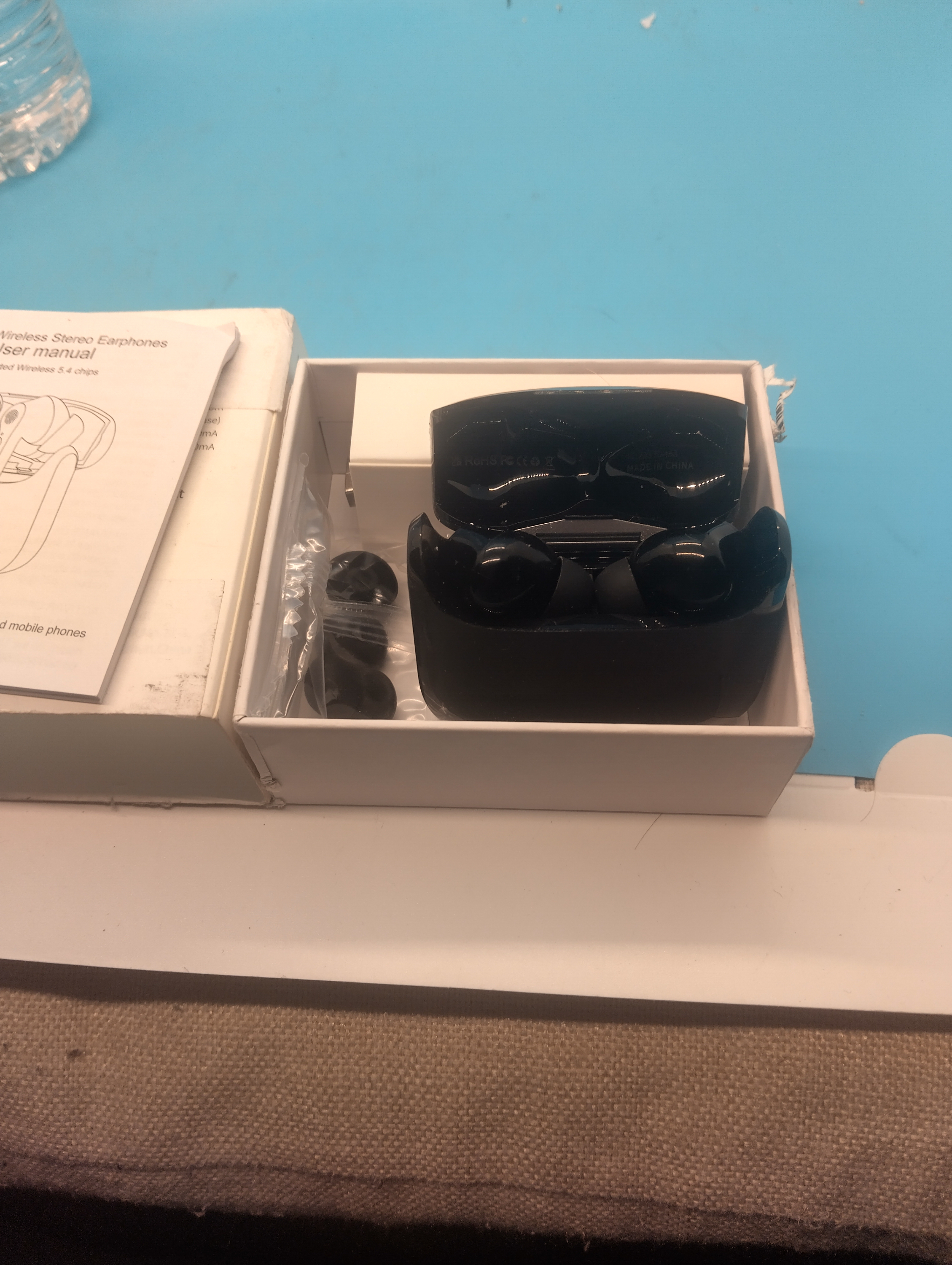NEW BOXED EAR PODS IN BLACK