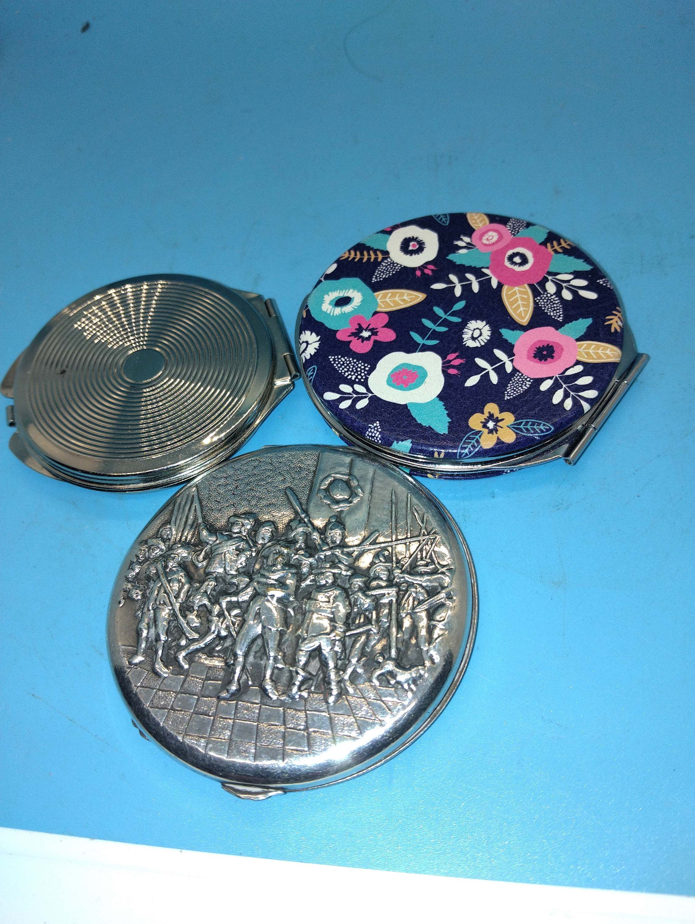 THREE VINTAGE VERY NICE POCKET MIRRORS