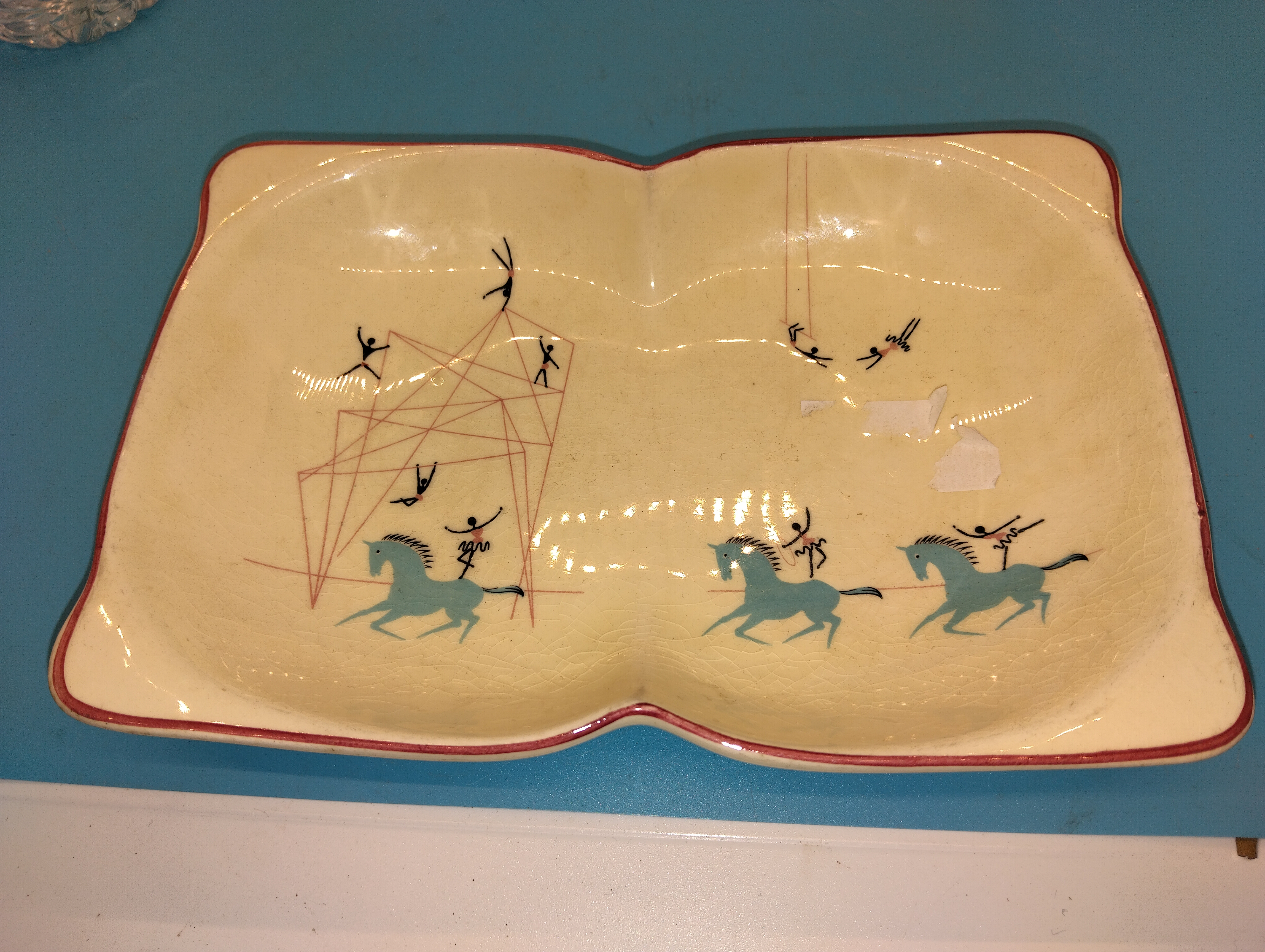 BESWICK CIRCUS DISH CHIP TO UNDERSIDE