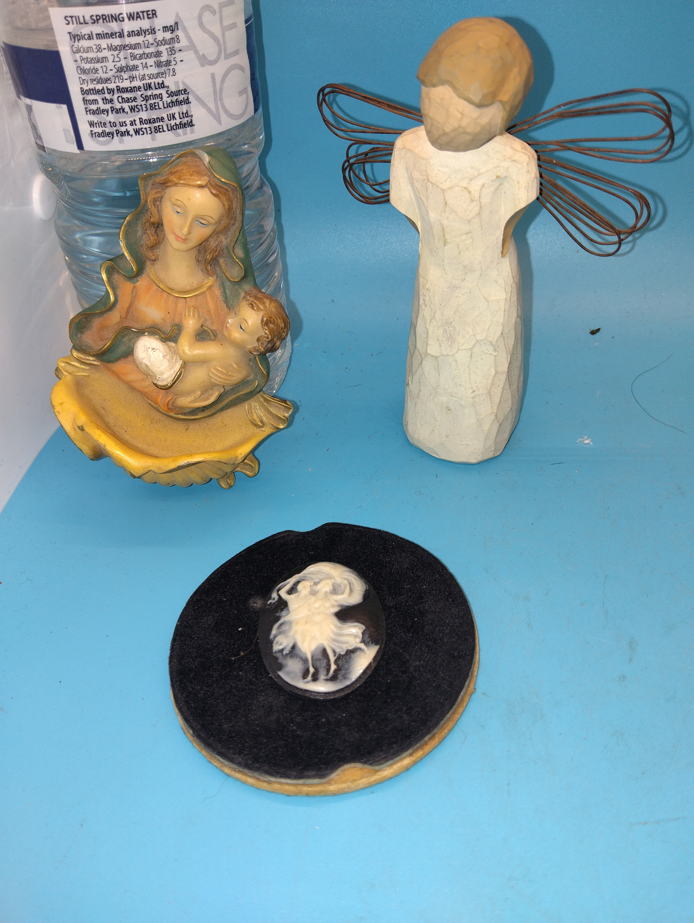 NICE COLLECTORS LOT OF WILLOW TREE ANGEL, MINITURE AND RELIGOUS PIECE