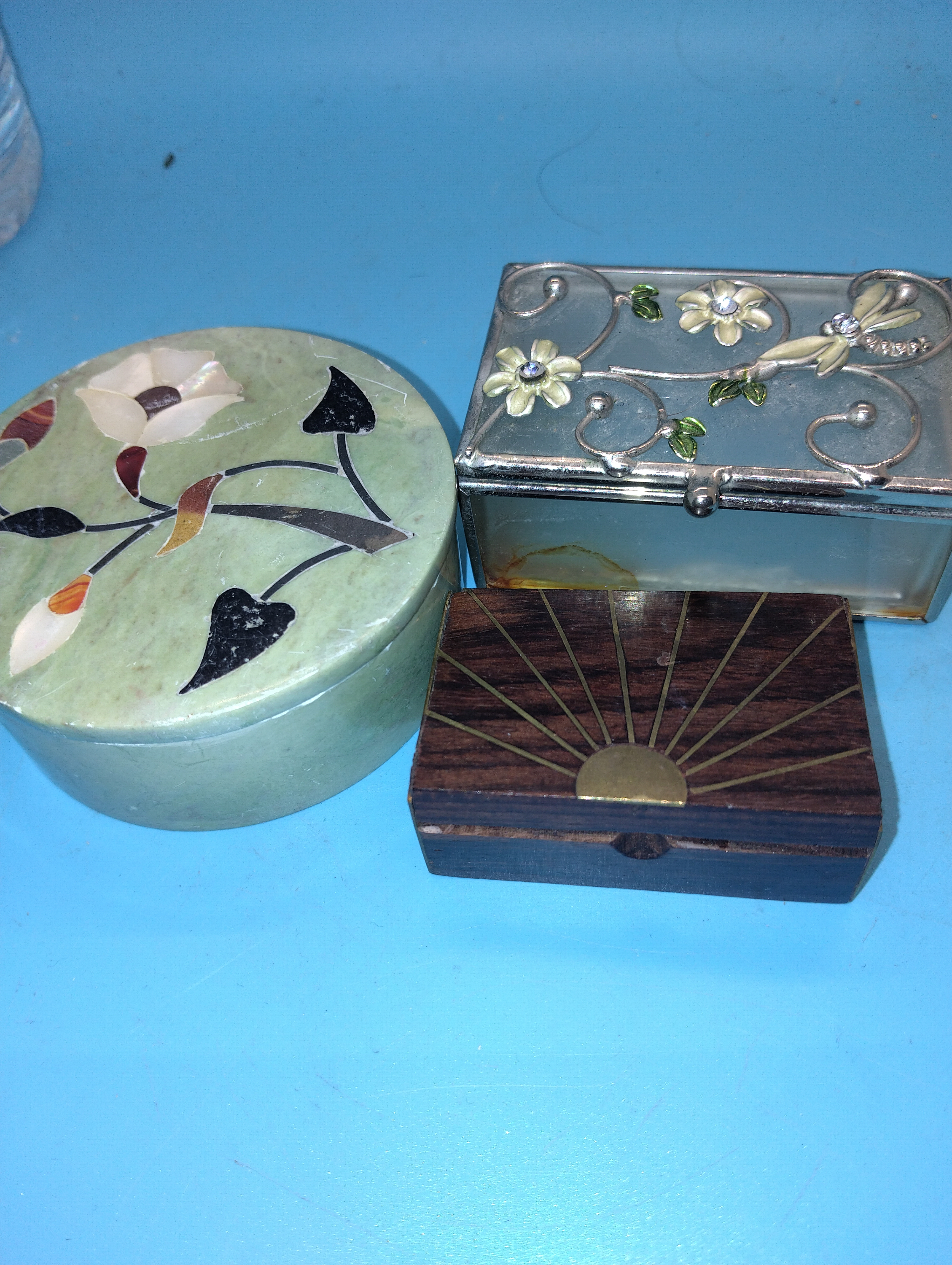NICE SELECTION OF THREE TRINKET BOXES INCLUDING WOODEN SUNBURST ETC