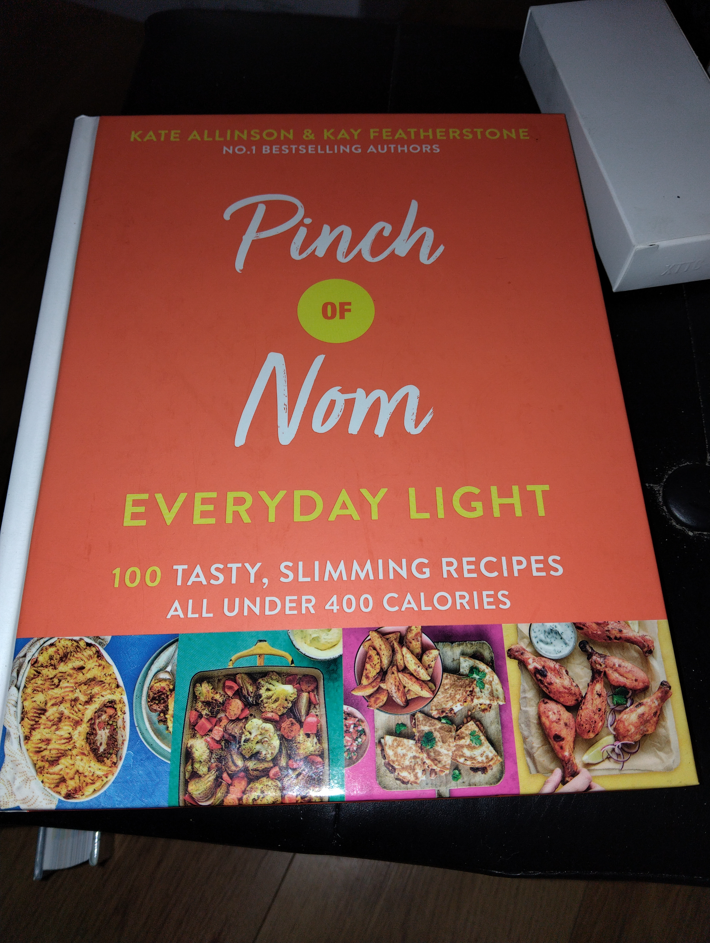 PINCH OF NOM EVERYDAY LIGHT RECIPE BOOK