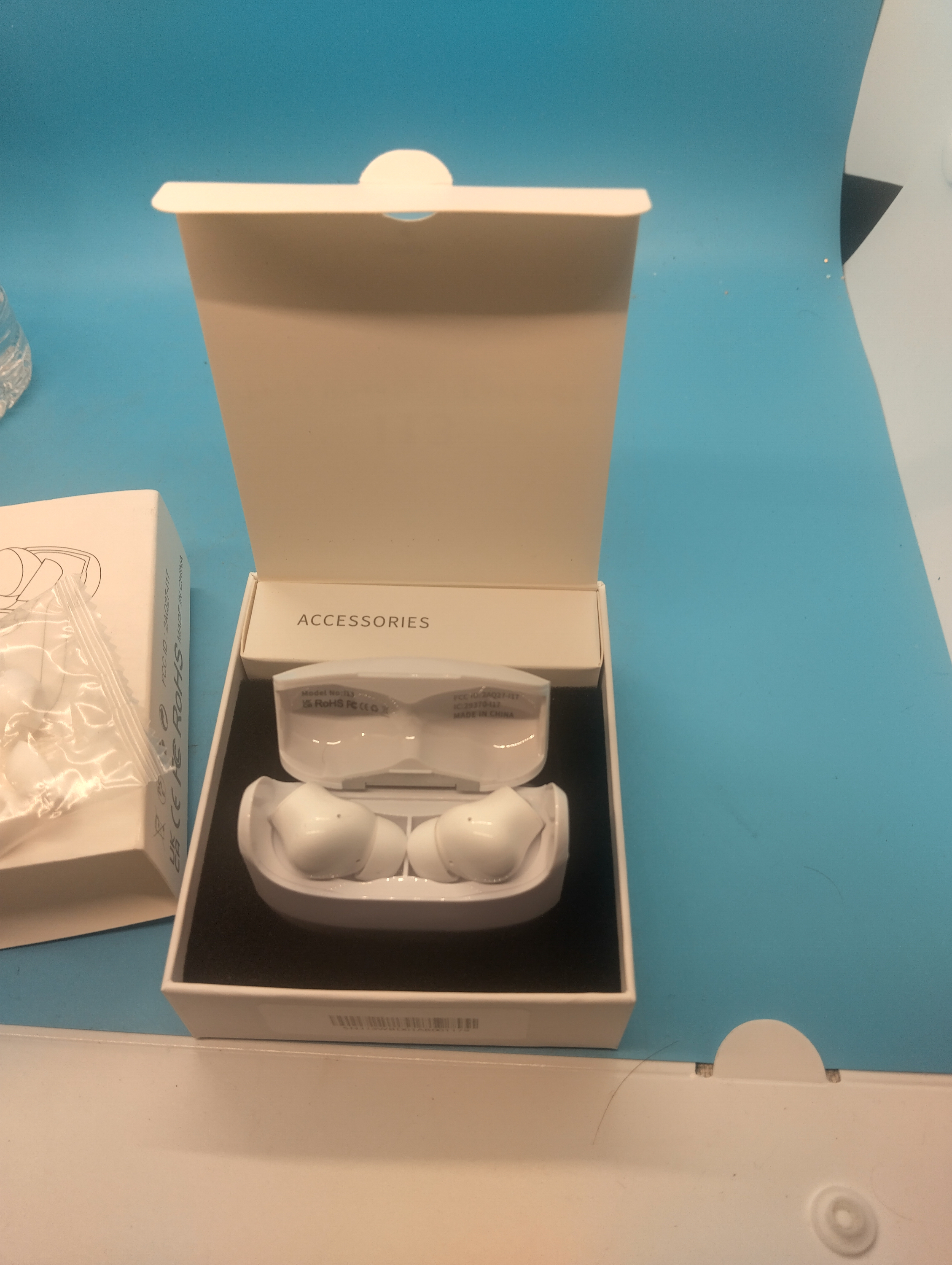A NEW BOXED Pair of White Model I13 True Wireless Earbuds with Charging Case