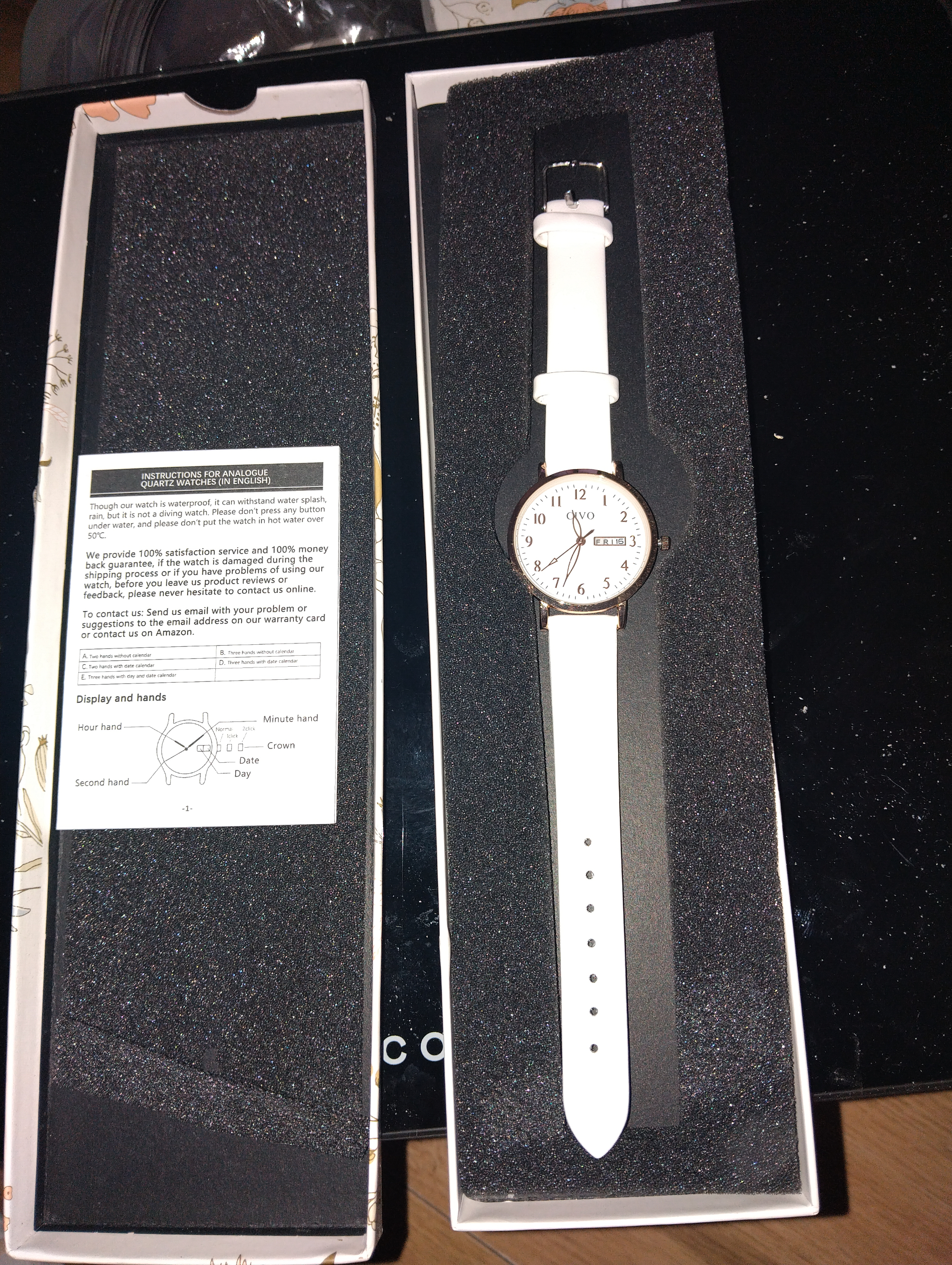 A Civo Quartz Analogue Wristwatch with Day-Date Display