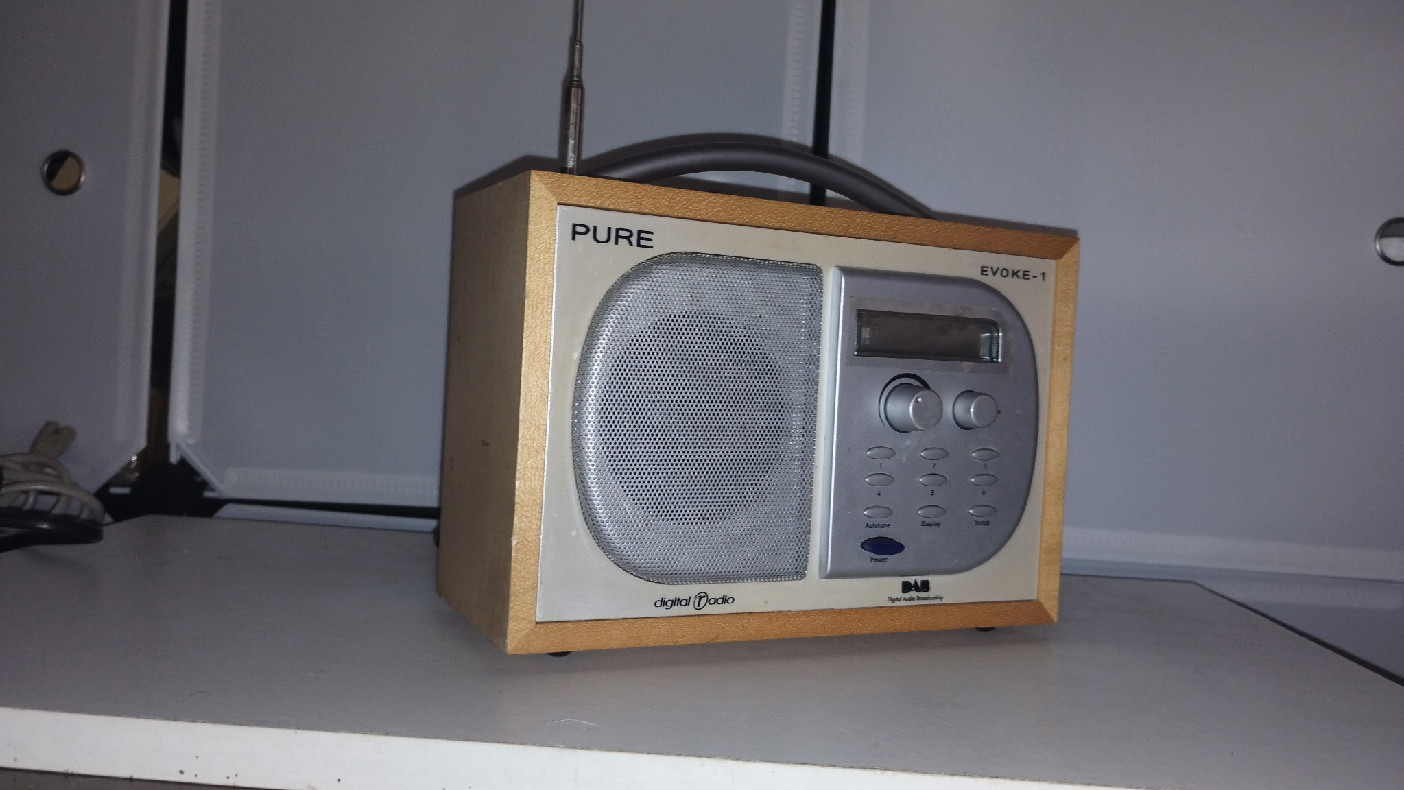 VERY GOOD PURE EVOKE DAB DIGITAL RADIO FULLY WORKING