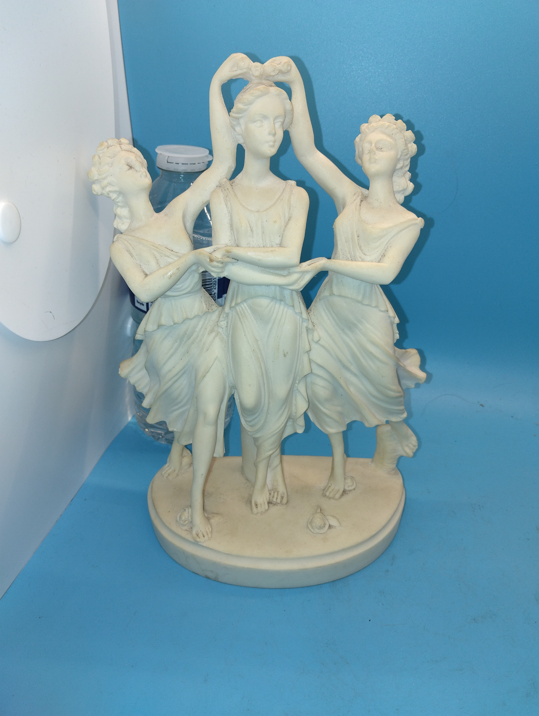 A VERY NICE GROUP FIGURINE OF THE THREE GRACES