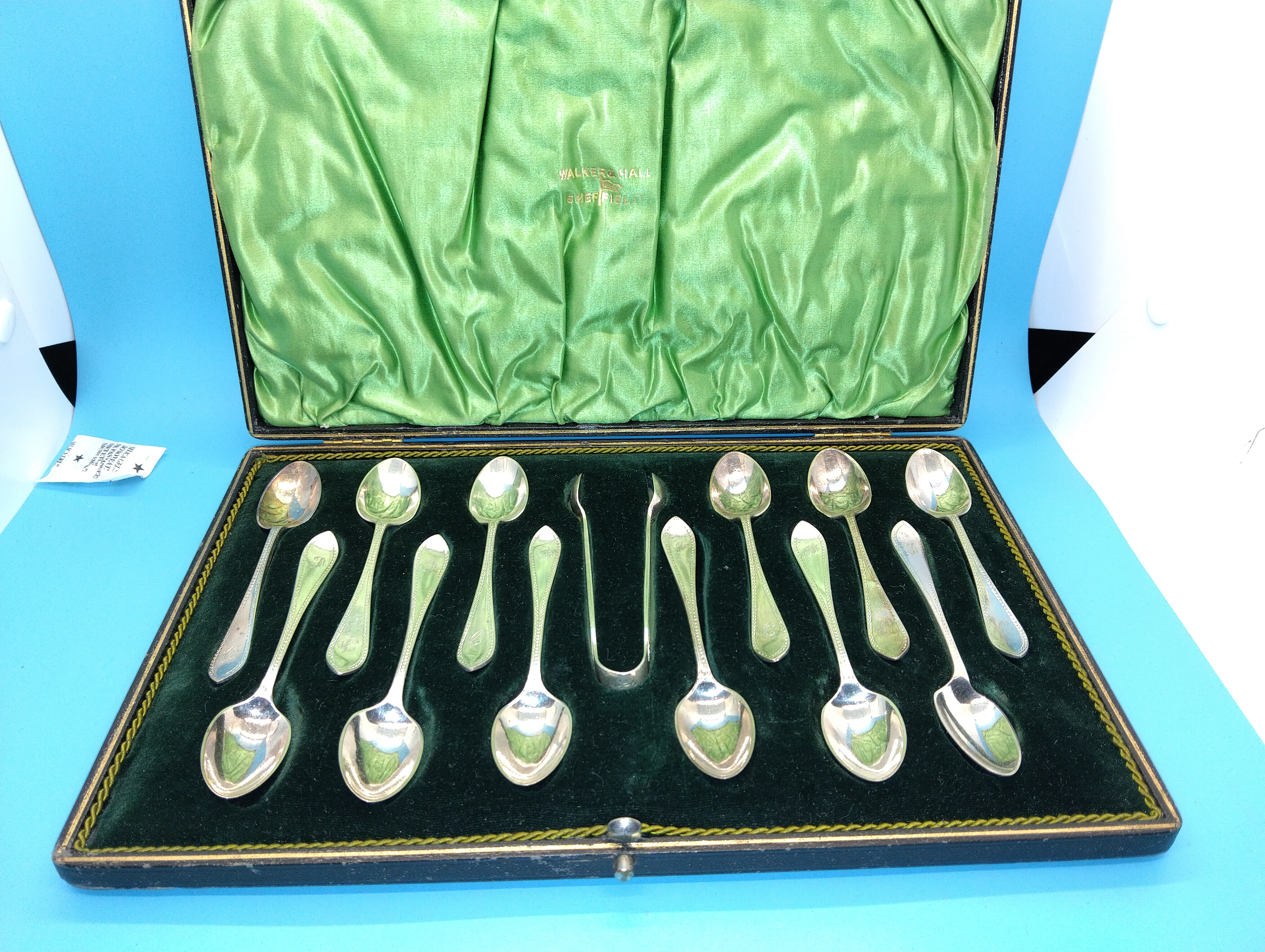 VERY NICE WALKER AND HALL BOXED Cased Set of Teaspoons & Tongs