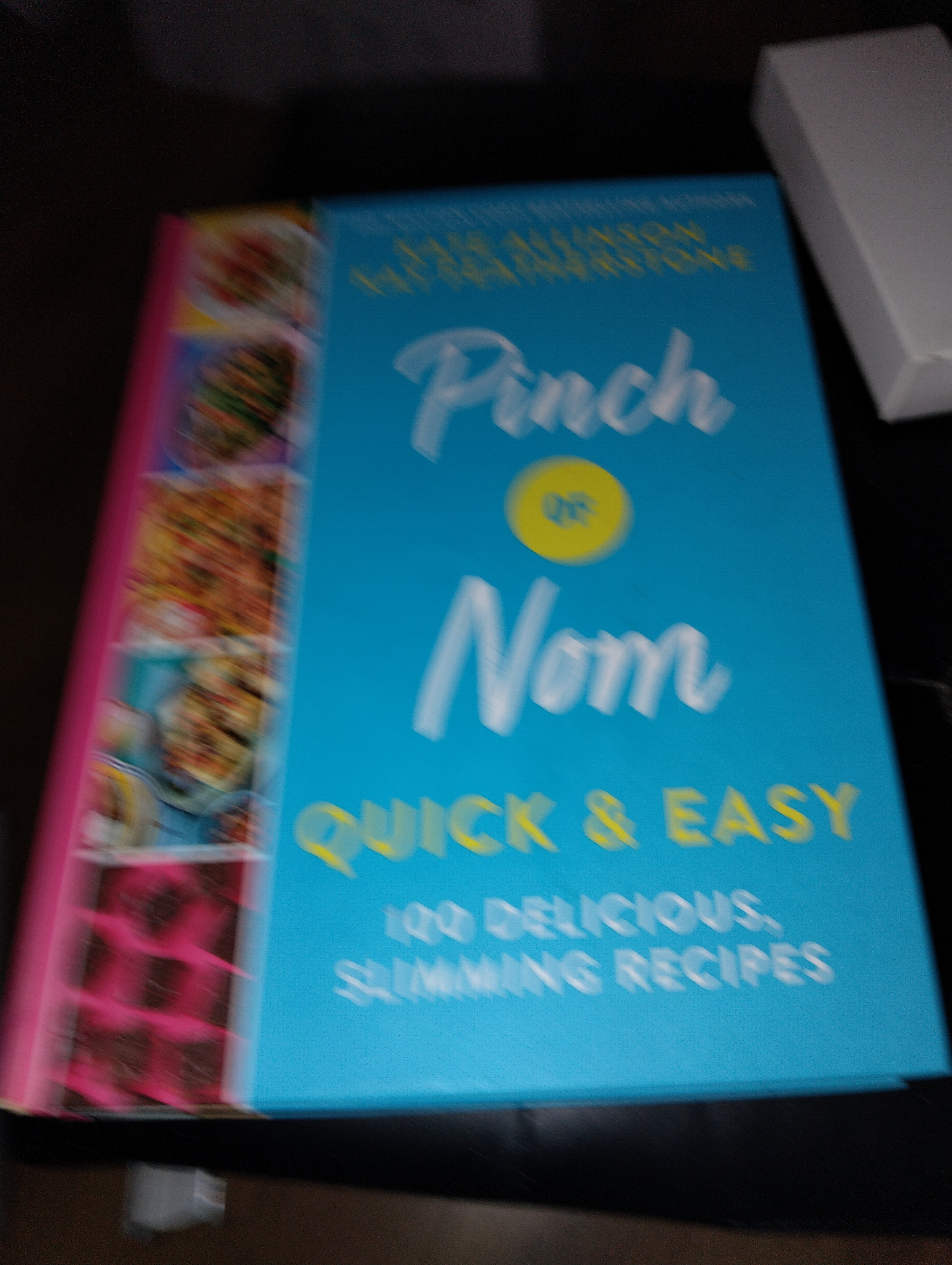 PINCH OF NOM QUICK & EASY RECIPE BOOK