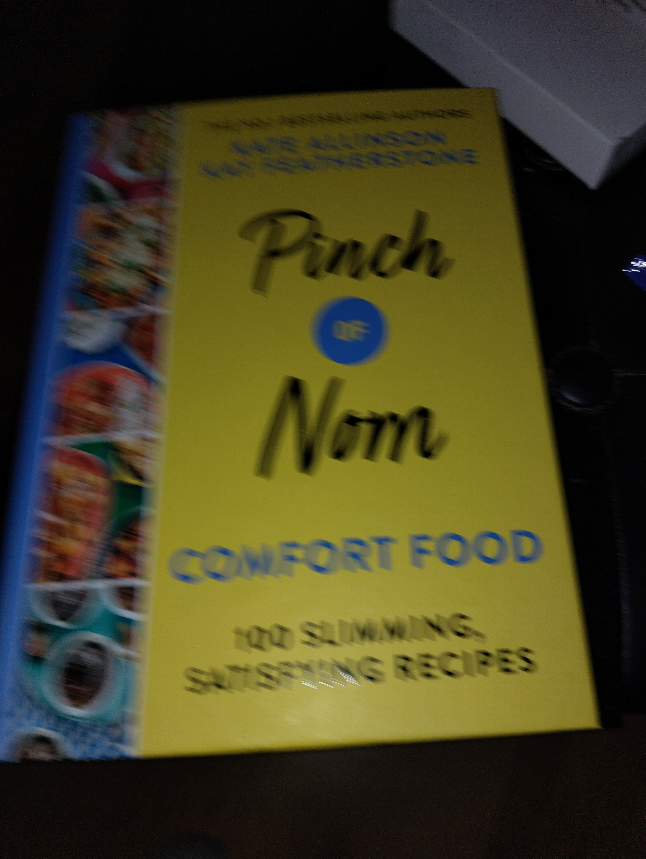 PINCH OF NOM QUICK & COMFORT FOOD BOOK