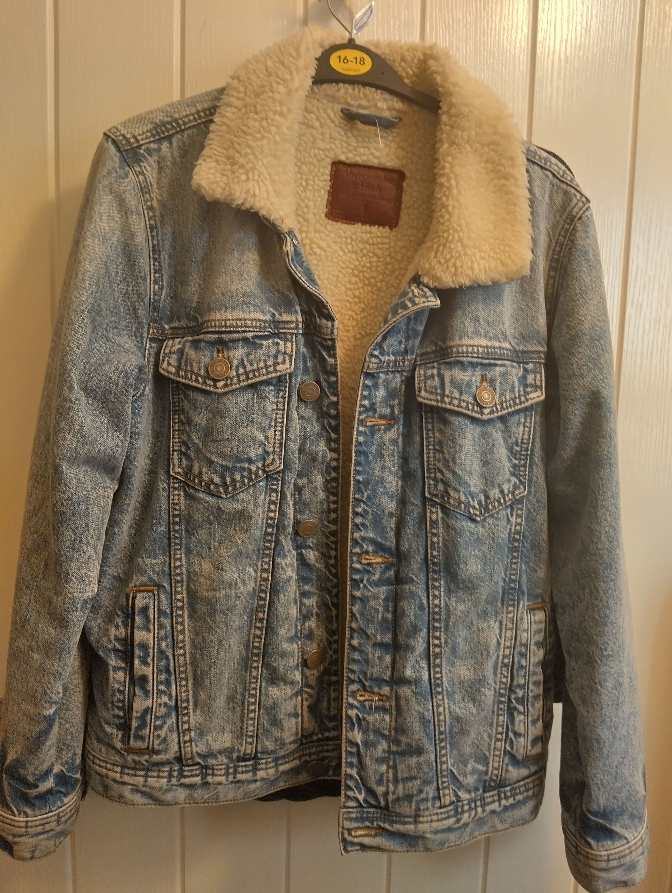 VINTAGE AMERICAN ABERCROMBIE AND FITCH DENIM JACKET WITH COLLAR SIZE S