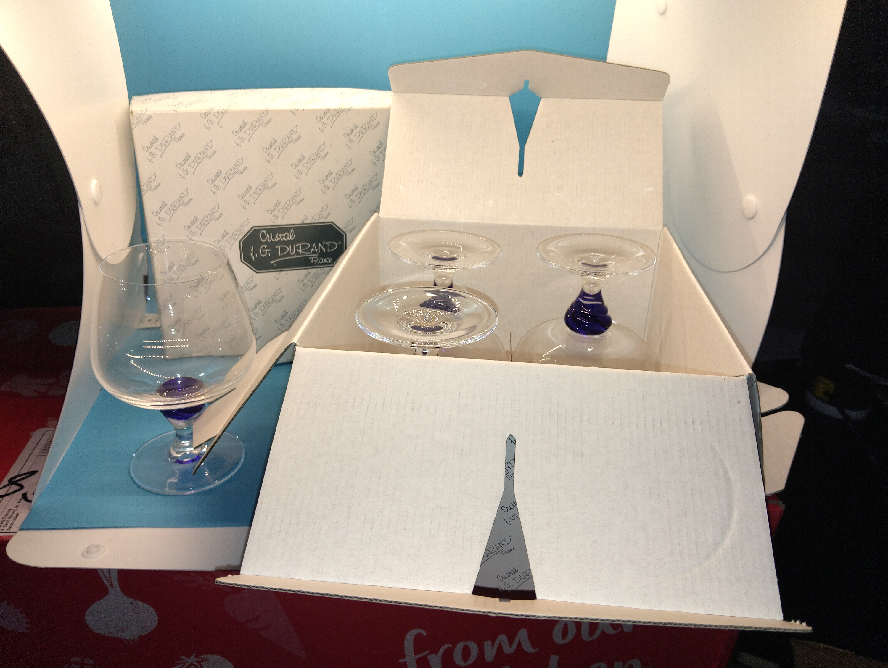 LOVELY BOX SET OF FRENCH DURAND GLASSES