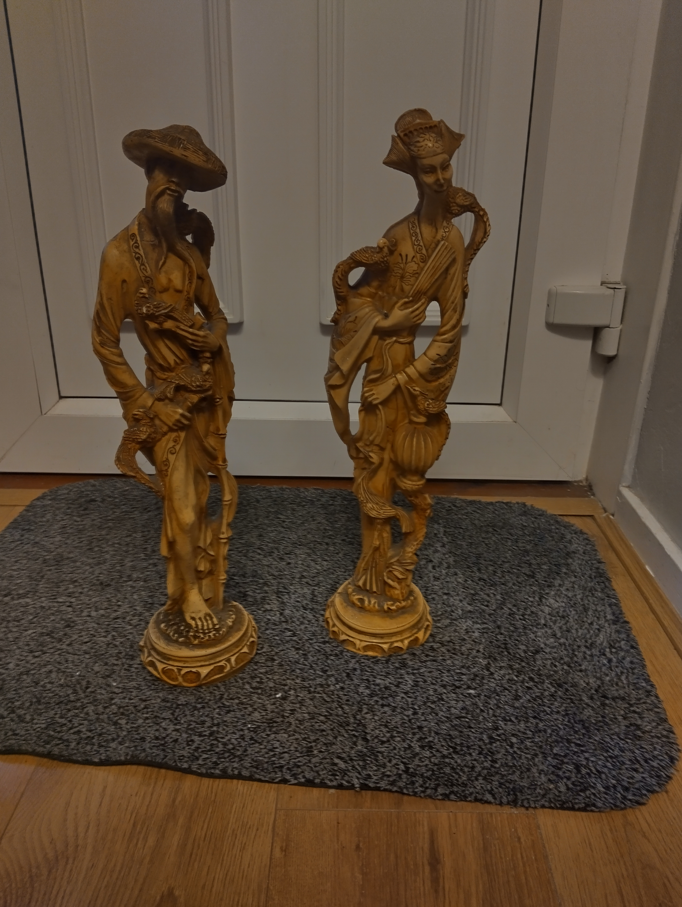 VERY TALL PAIR OF RESIN ORIENTAL FIGURES IN VERY GOOD CONDITION 35cm