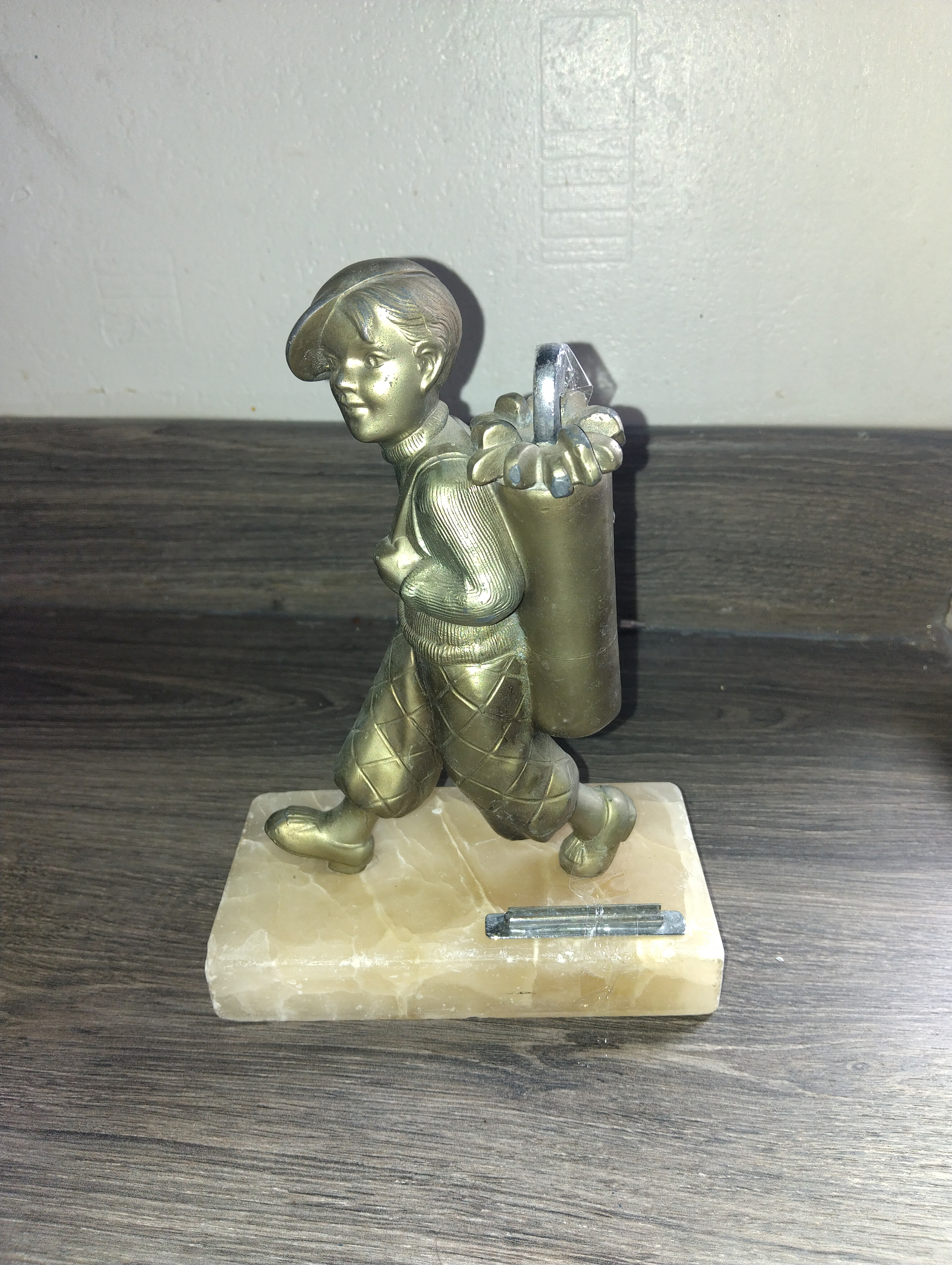 NICE VINTAGE GOLF BOY CADDY DESK PEN HOLDER ON MARBLE BASE