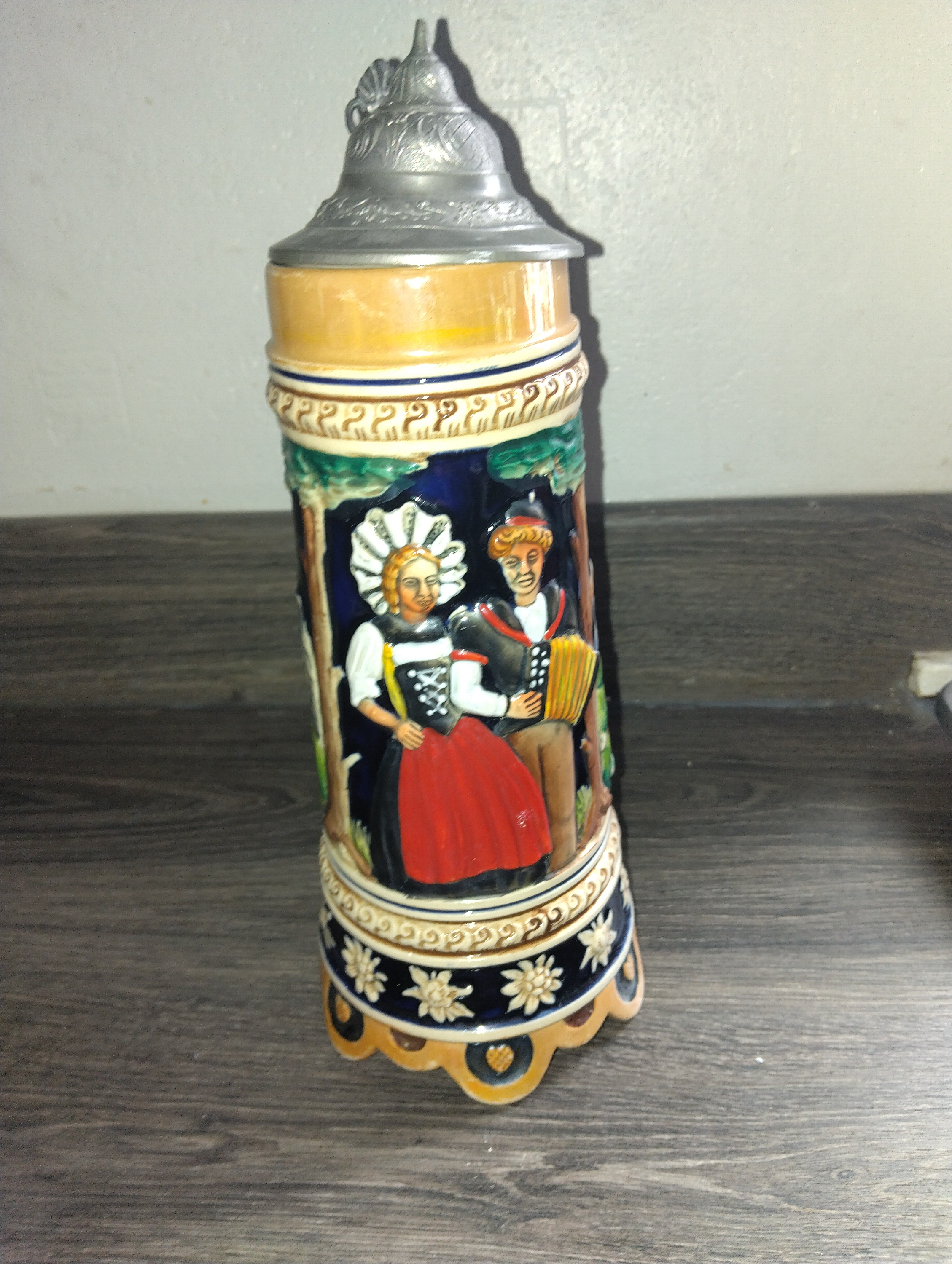 NICE LIDDED MUSICAL BEER STIEN WORKING