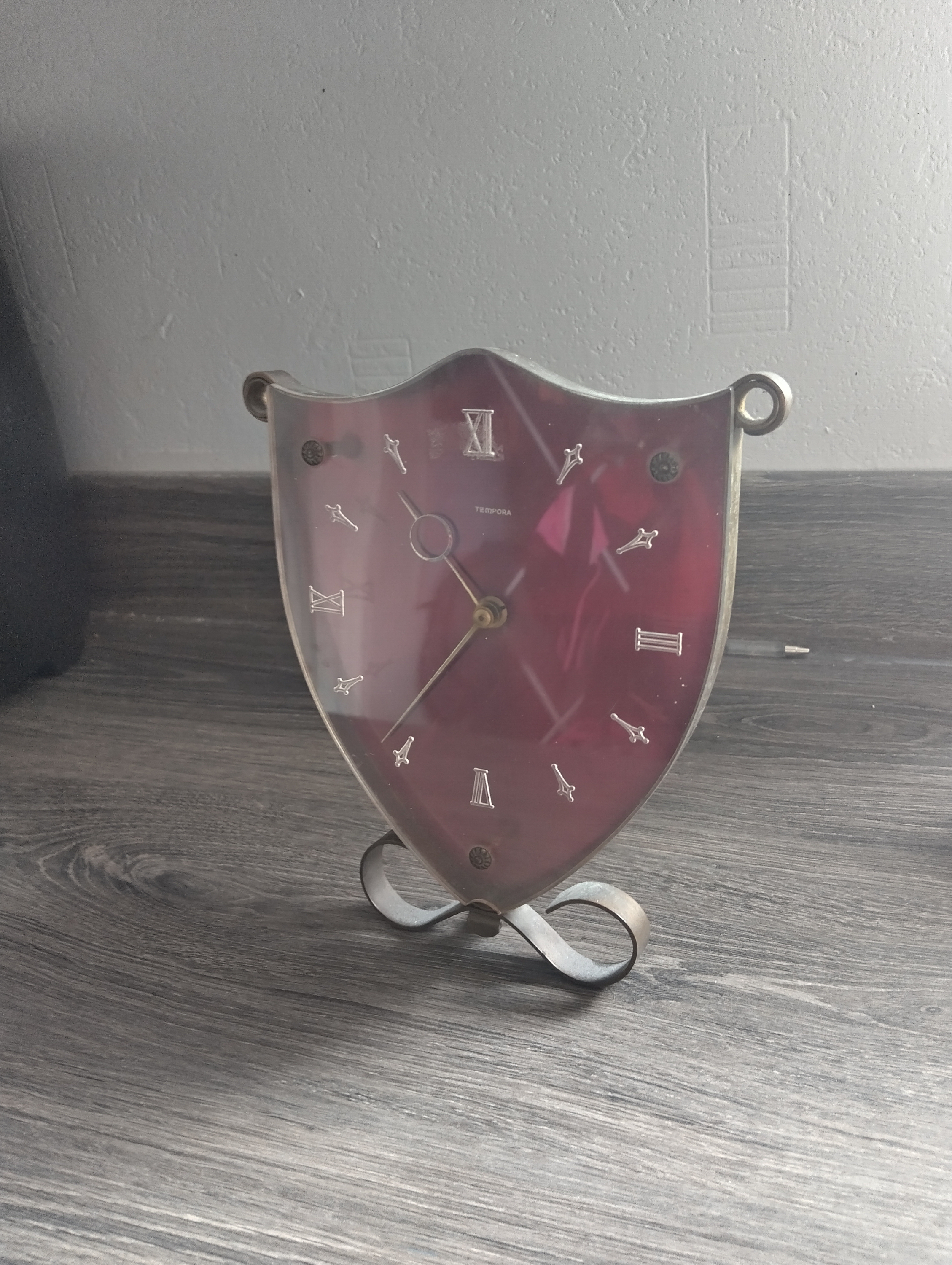VERY NICE TEMPORA BRITISH SHIELD METAL DESIGNED MANTEL CLOCK 14cm