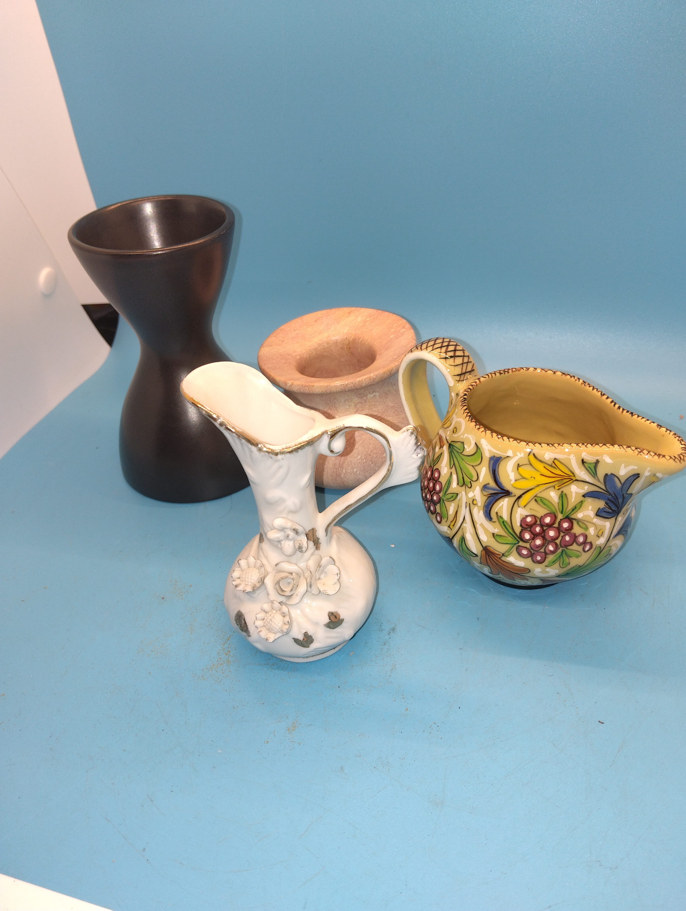 NICE SELECTION OF VINTAGE AND MODERN POTTERY