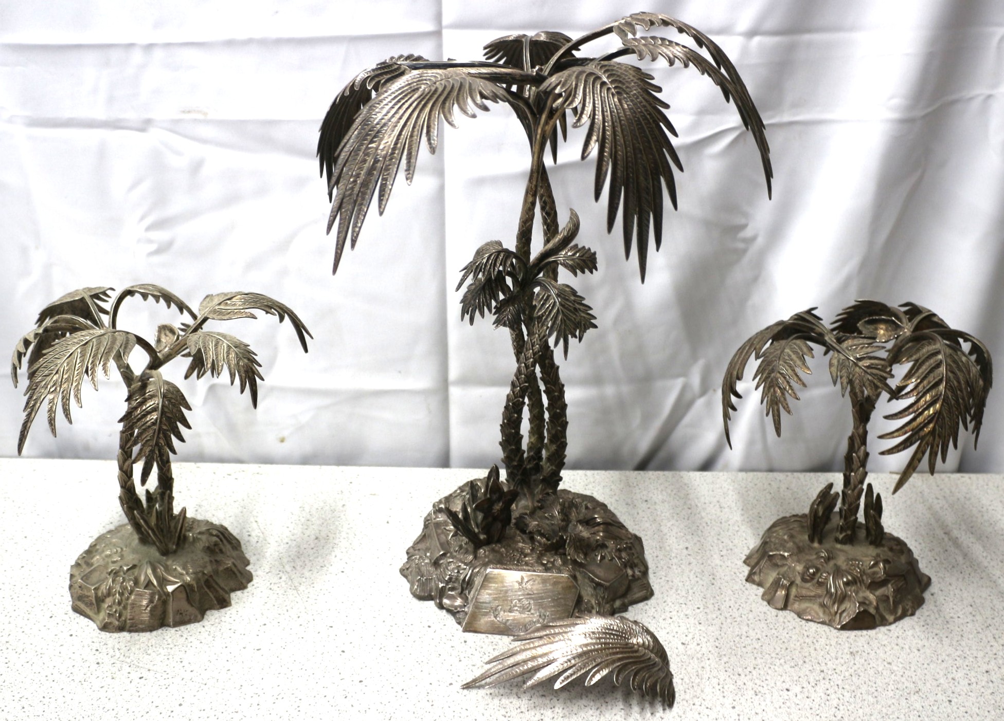 Golden Auctions | Subasta 8 | End of Year Sale General Auction, Including Mixed Lots, Furniture, Paintings and Much More