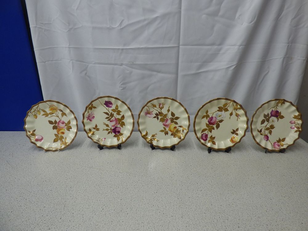 Lot 214: A Set of Five Bodley Decorative Scalloped Plates with Roses