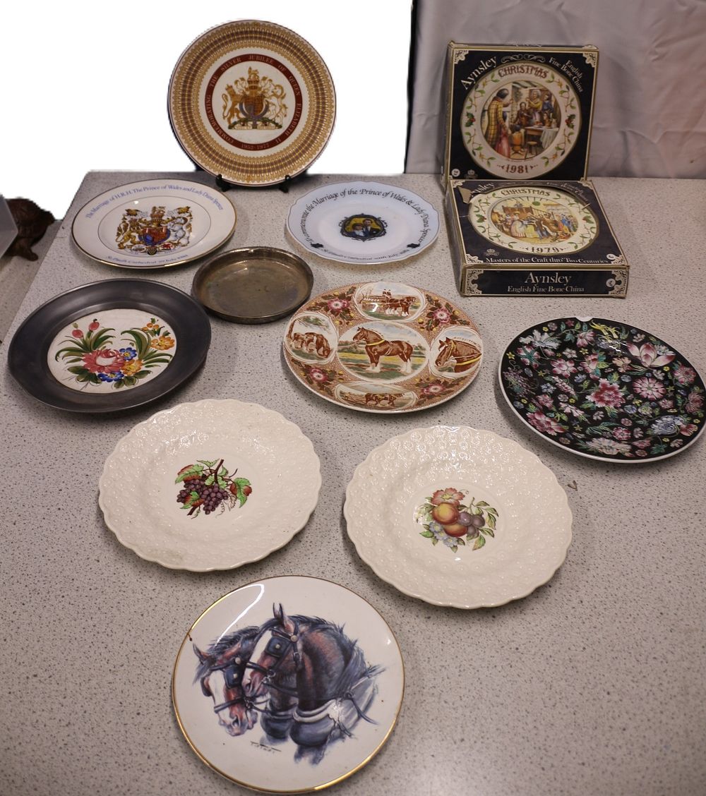 Lot 158: A Collection of Commemorative and Decorative Plates, including British Royal and Aynsley Christmas Examples
