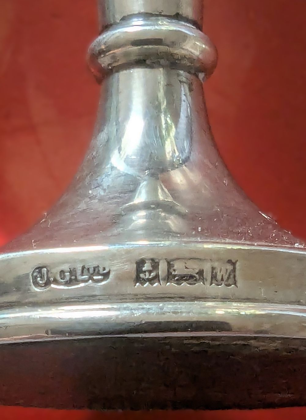 Lot 161: A 20th Century British Sterling Silver Bud Vase