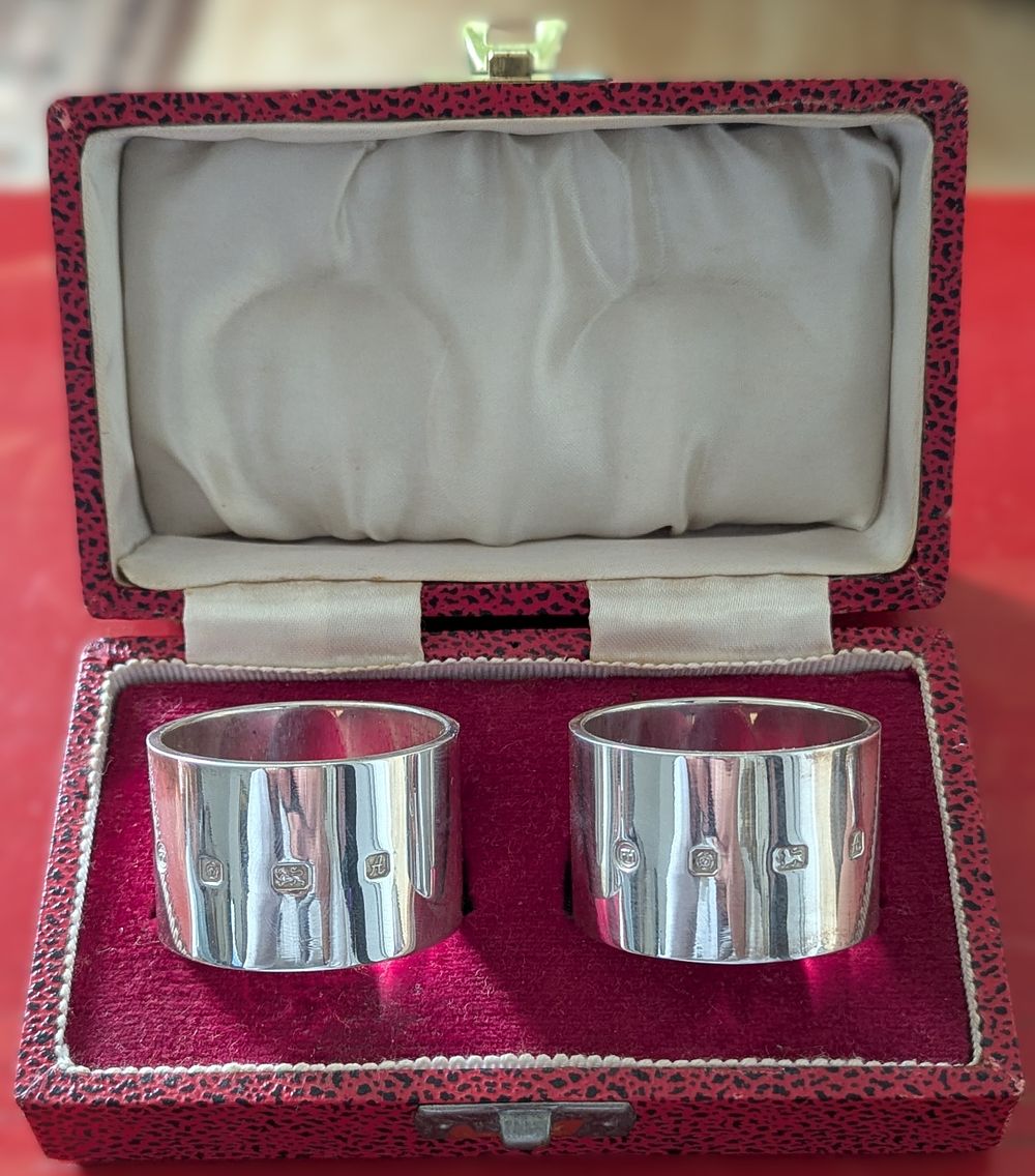 Lot 163: A Pair of Sterling Silver Napkin Rings, Sheffield, Dated 1975