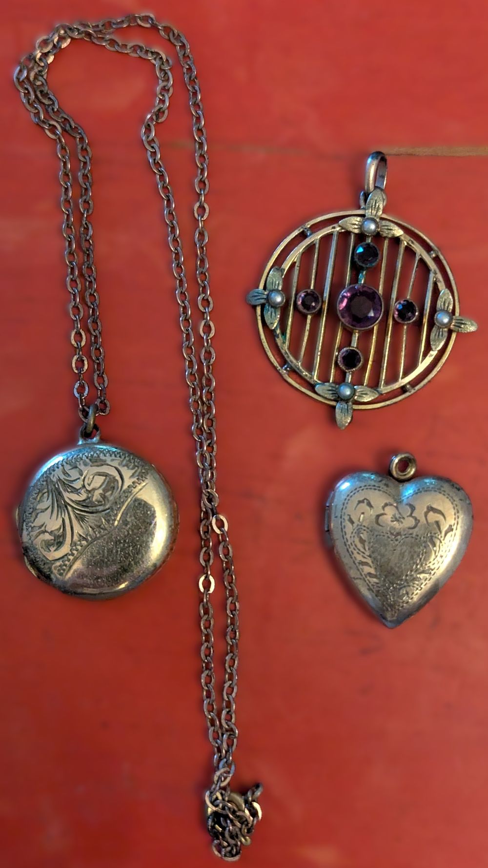 Lot 183: Three Vintage Pendants and Lockets, including Rolled Gold and Gold-Filled Examples