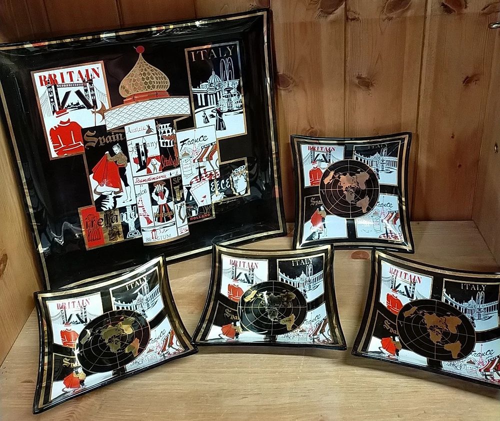 Lot 242: A Set of Five Dan Baird Mid-Century Modern European Travel Glass Trays