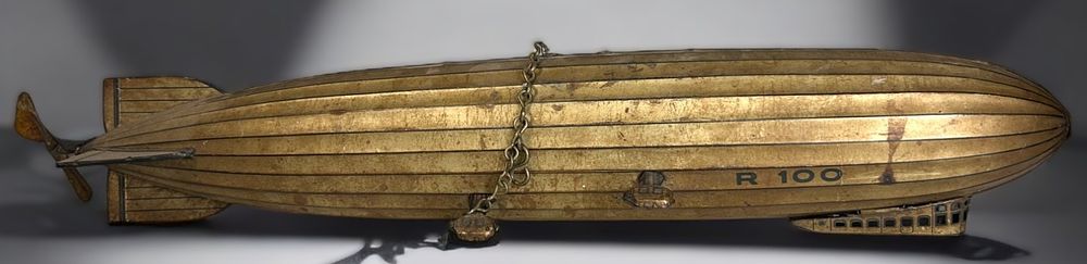 Lot 314: A Rare German TippCo Clockwork R100 Airship Model