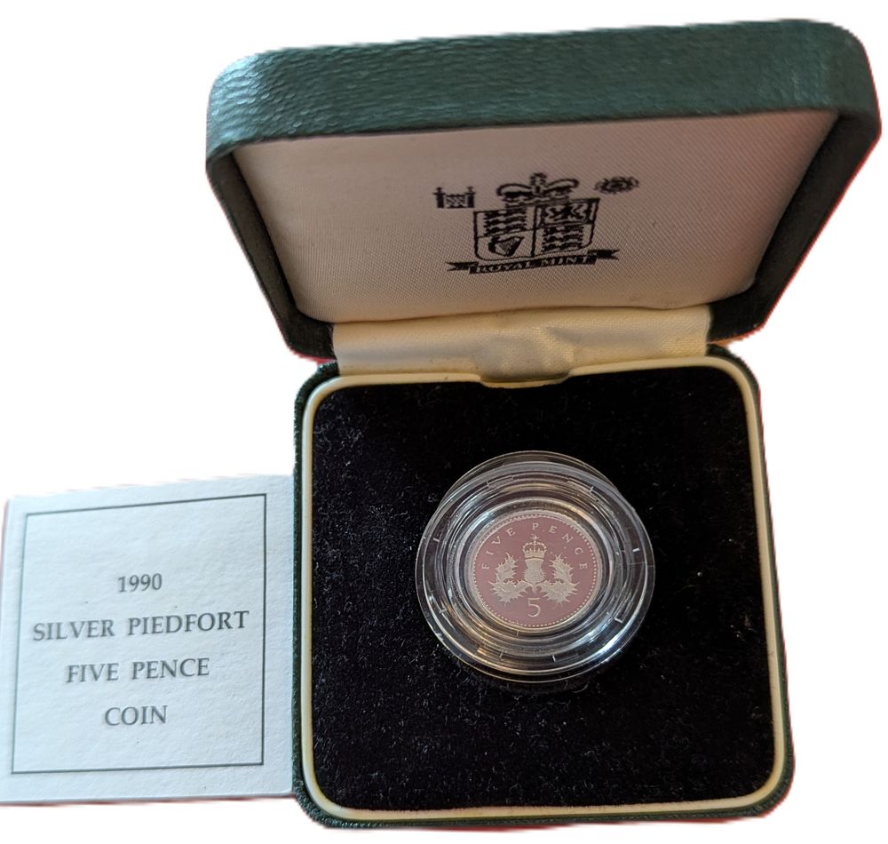 Lot 315: A 1990 British Silver Piedfort Five Pence Coin