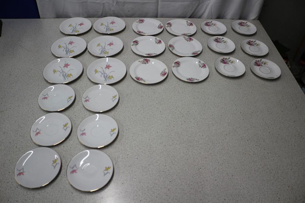 Lot 174: A Collection of Assorted China and Bavaria Plates & Saucers