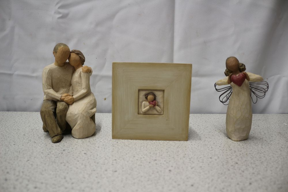 Lot 216: Three Willow Tree Figurines and Box by Susan Lordi