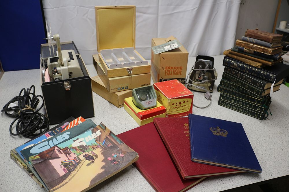 Lot 228: A Collection of Vintage Photographic Equipment and Books