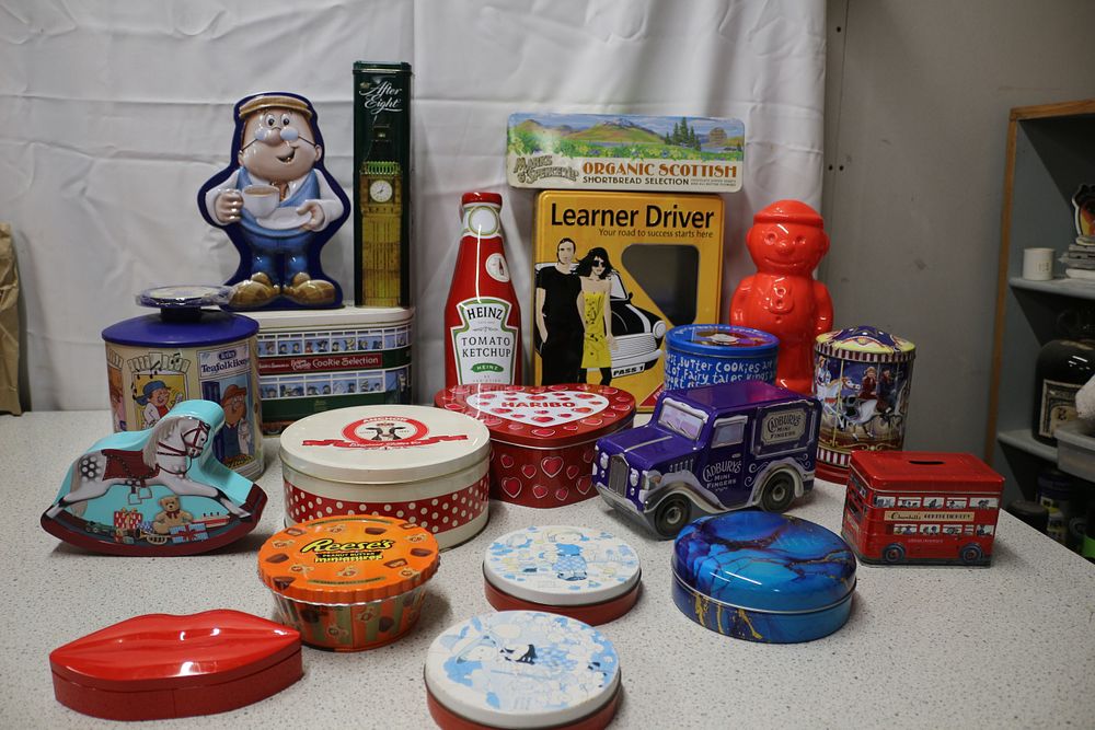 Lot 160: A Mixed Lot of Novelty Tins Inc Cadbury's Mini Fingers delivery van, Heinz Ketchup and Jelly Baby
