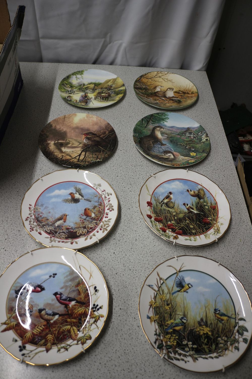 Lot 225: 2 Set of 4x Royal Doulton Decorative Collector's Plates with Animal and Bird Scenes