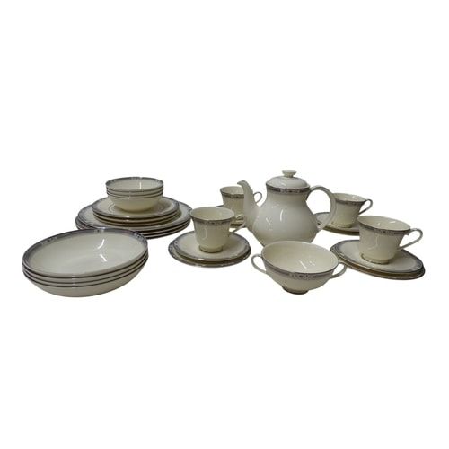 Lot 274: A Set of Royal Doulton 'Melissa' Dinnerware and Tea Set