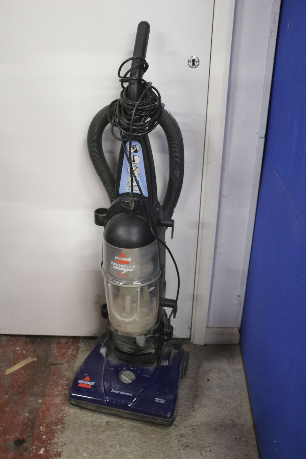 Lot 337: Bissell Powerforce Bagless Hoover