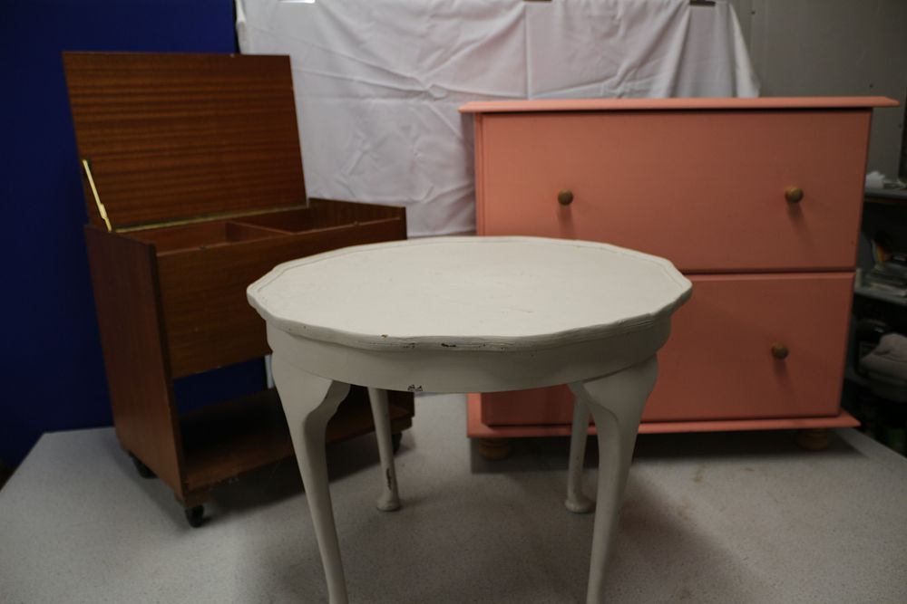 Lot 405: Mixed Furniture Lot